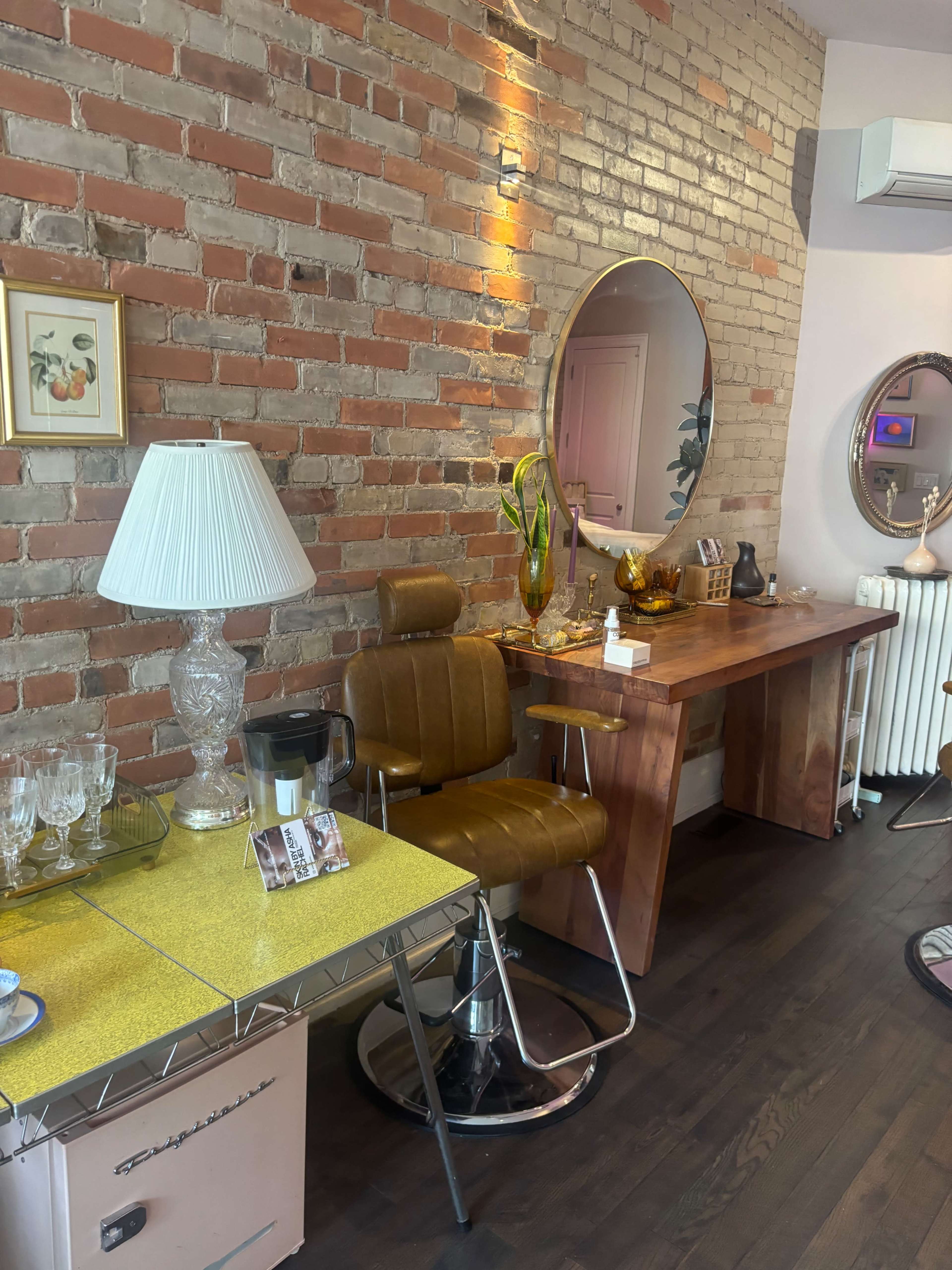 Downtown Wellness Studio with Tea Lounge Image in Brockton Village, Toronto, ON