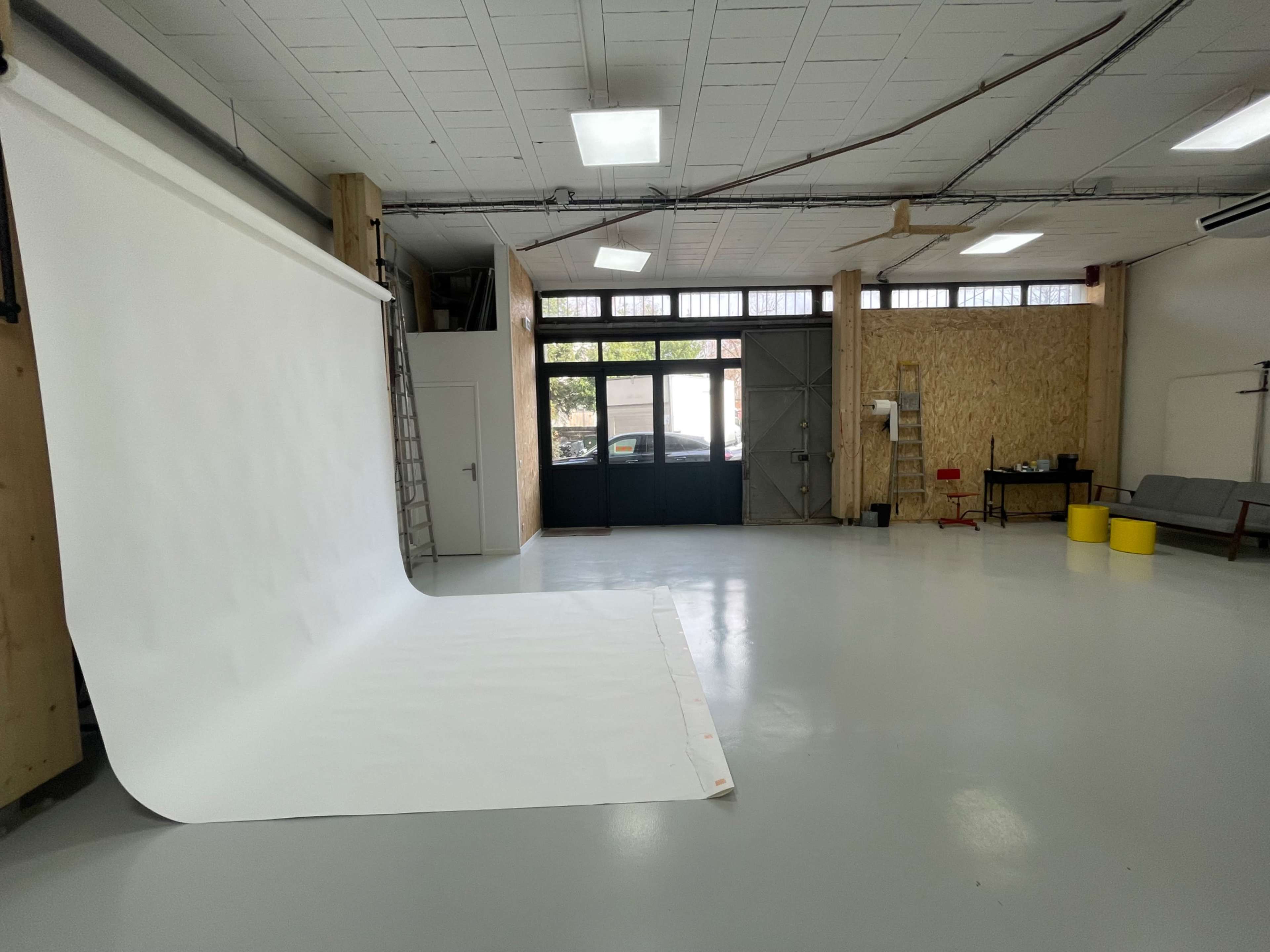 Studio de 75M2 neuf Image in , bagnolet