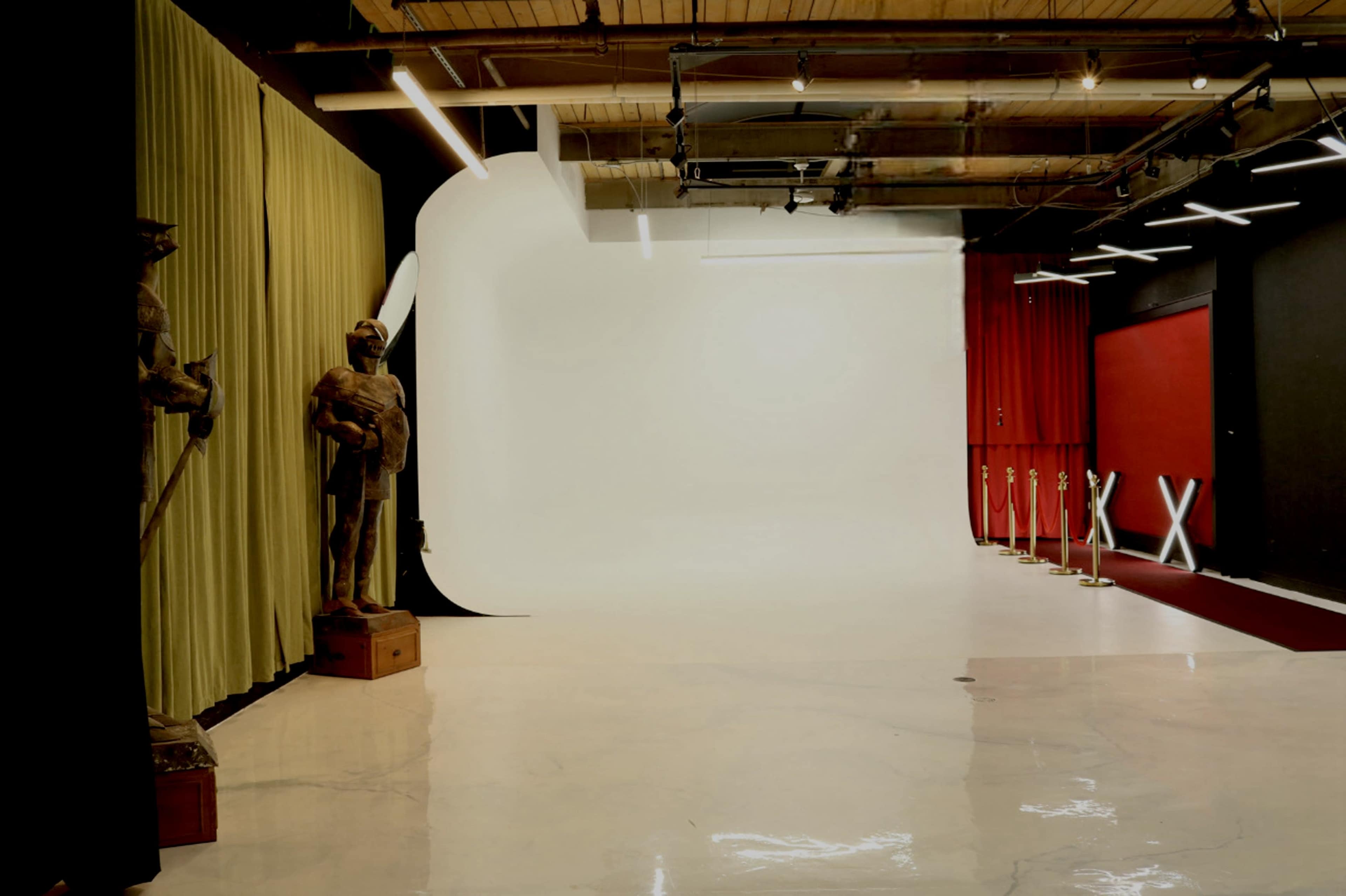 Largest Skylight over Cyclorama Studio Image in Weston-Pelham Park, Toronto, ON