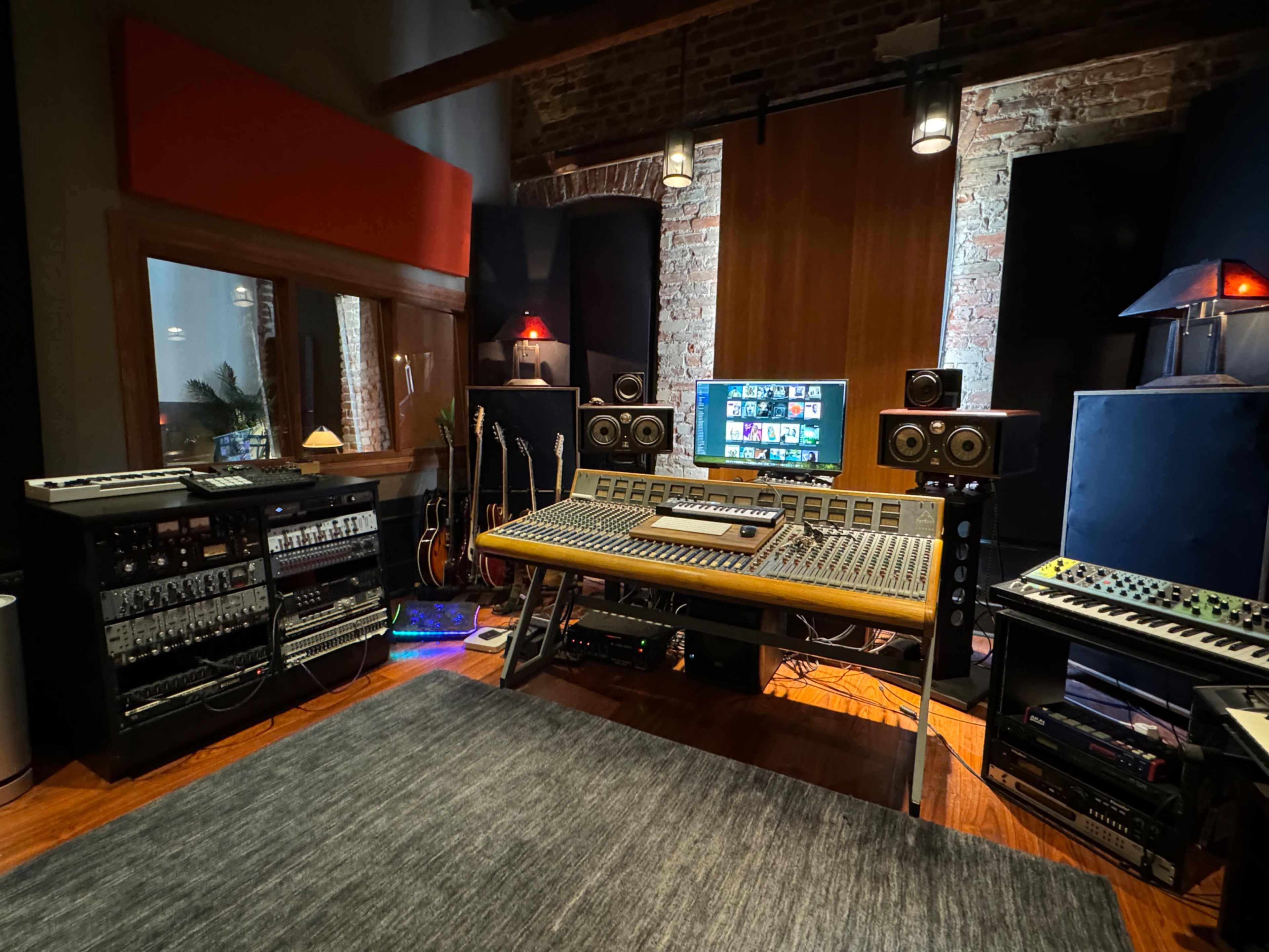Iconica - Western Recording Studio Image in Hollywood, Los Angeles, CA