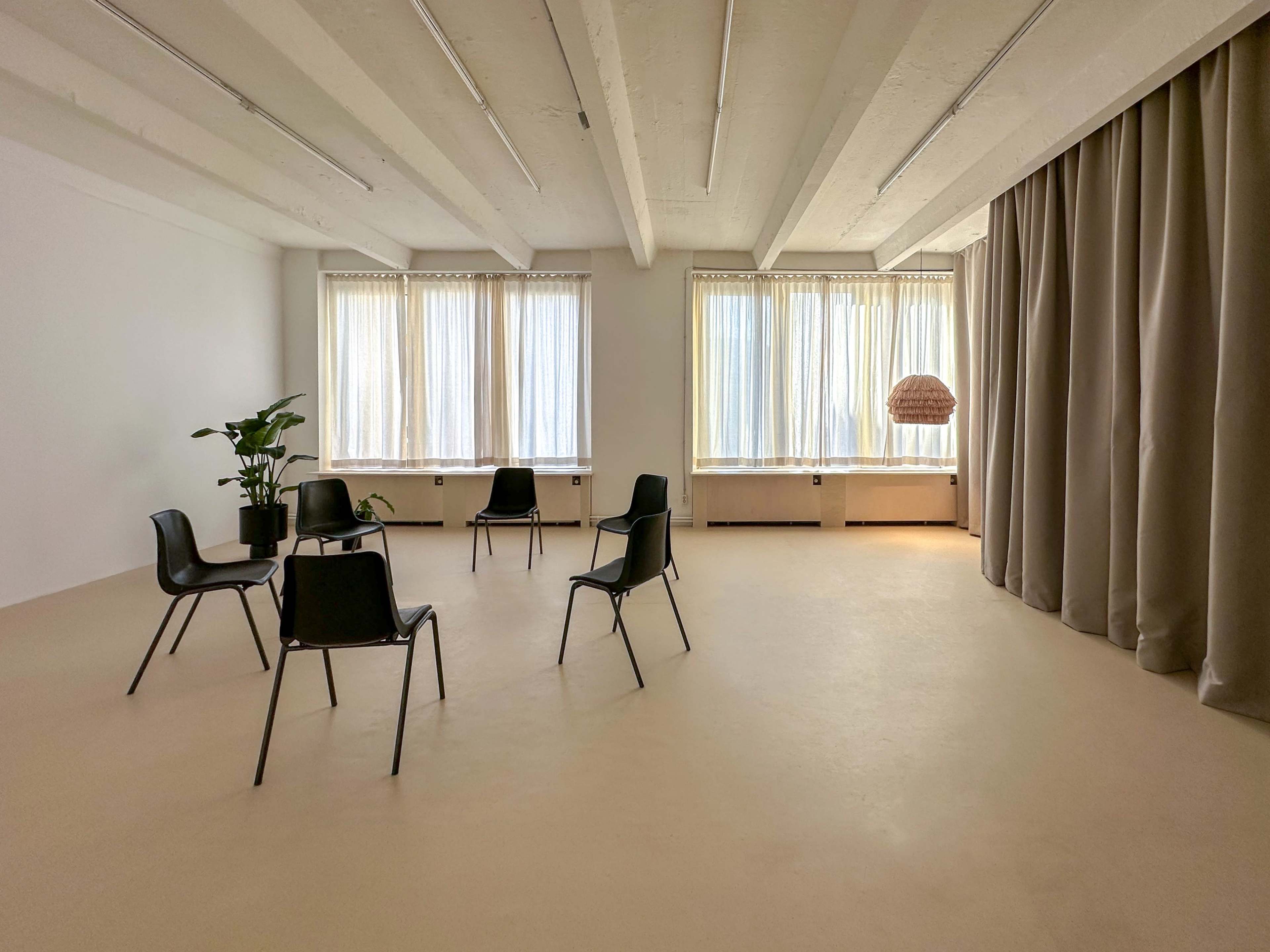 Tageslichtstudio in Neukölln im 3. Stock mit Ausblick Image in Neukölln, Berlin, 
