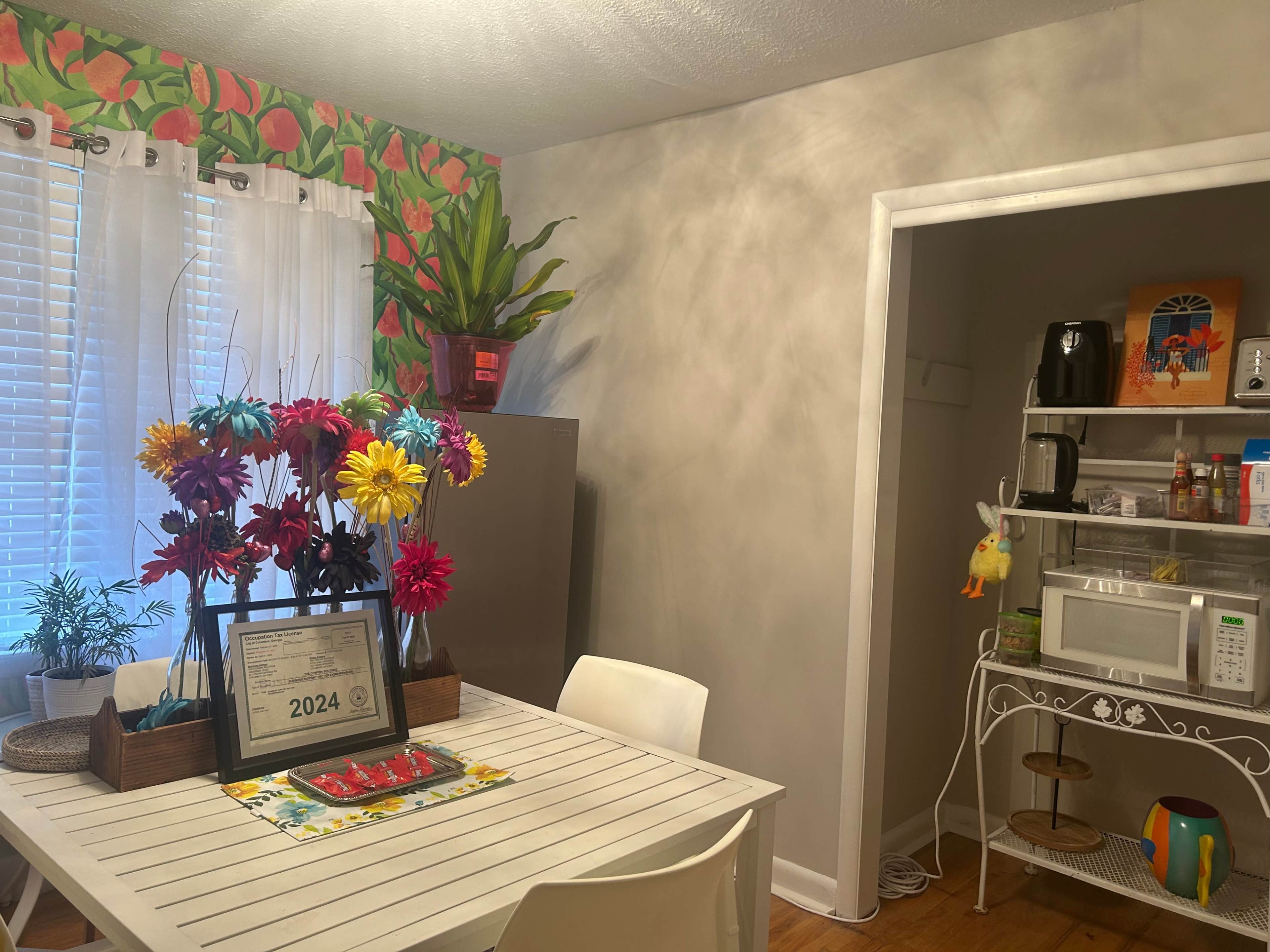 Beautiful, Serene Conference Room for 1 on 1 and Small Team Meetings Image in Columbus, Columbus, GA