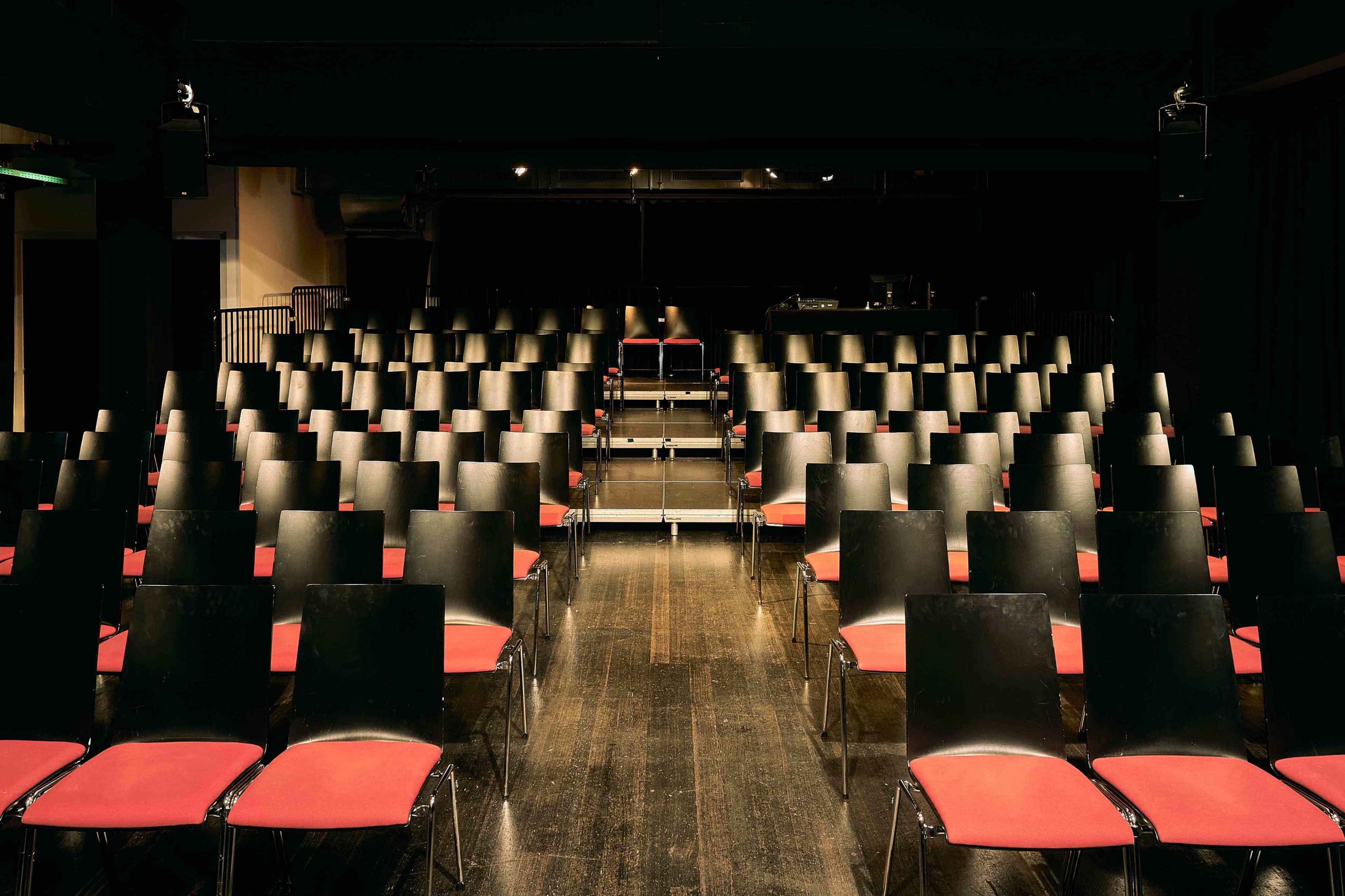 Large, light-filled square room for your event with access to the courtyard, wheelchair accessible Image in Kreuzberg, Berlin (Kreuzberg), 