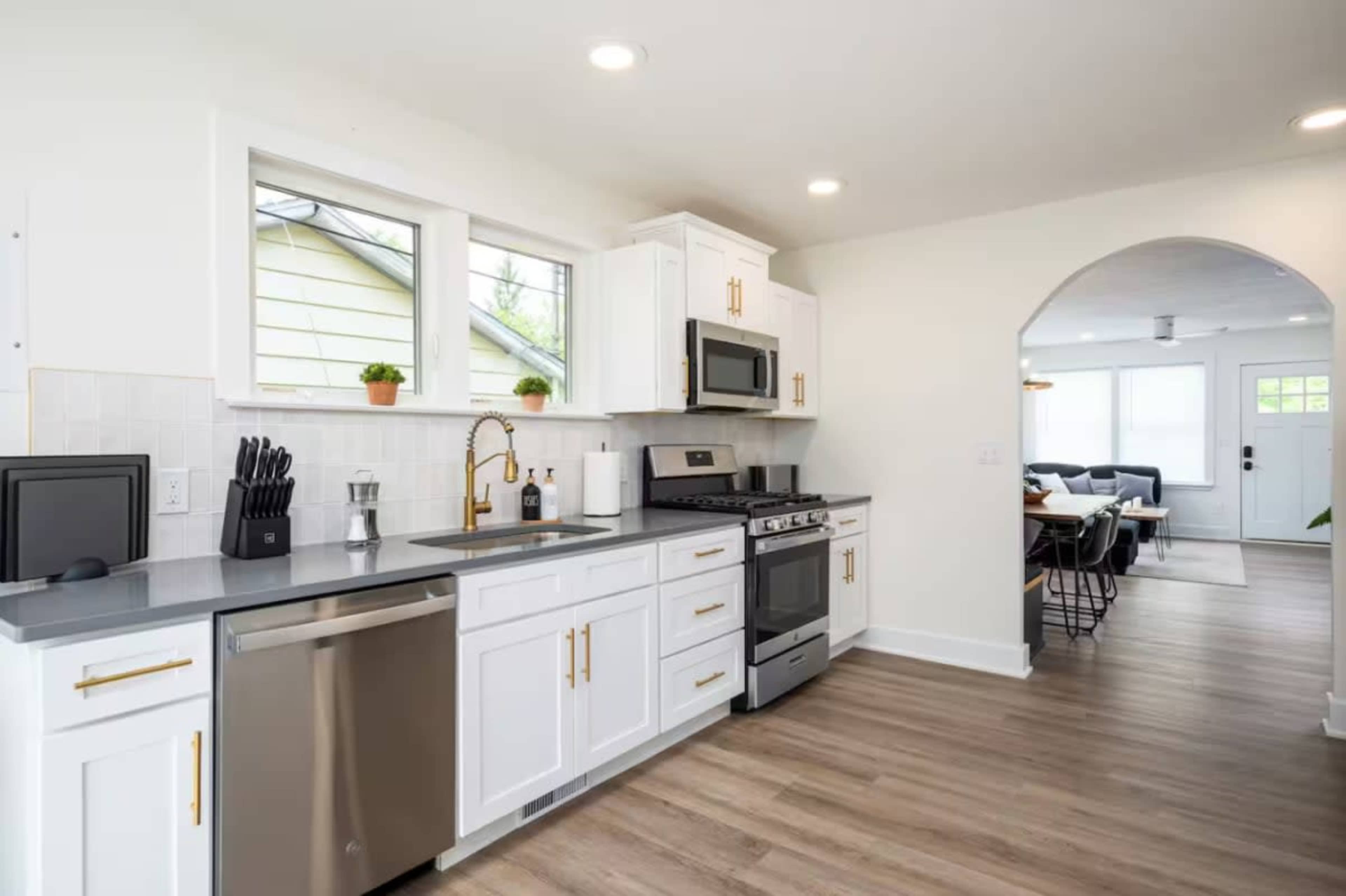 Modern, spacious, crisp Lake House with views of Jordan Lake Image in Woodland Township, Lake Odessa, MI