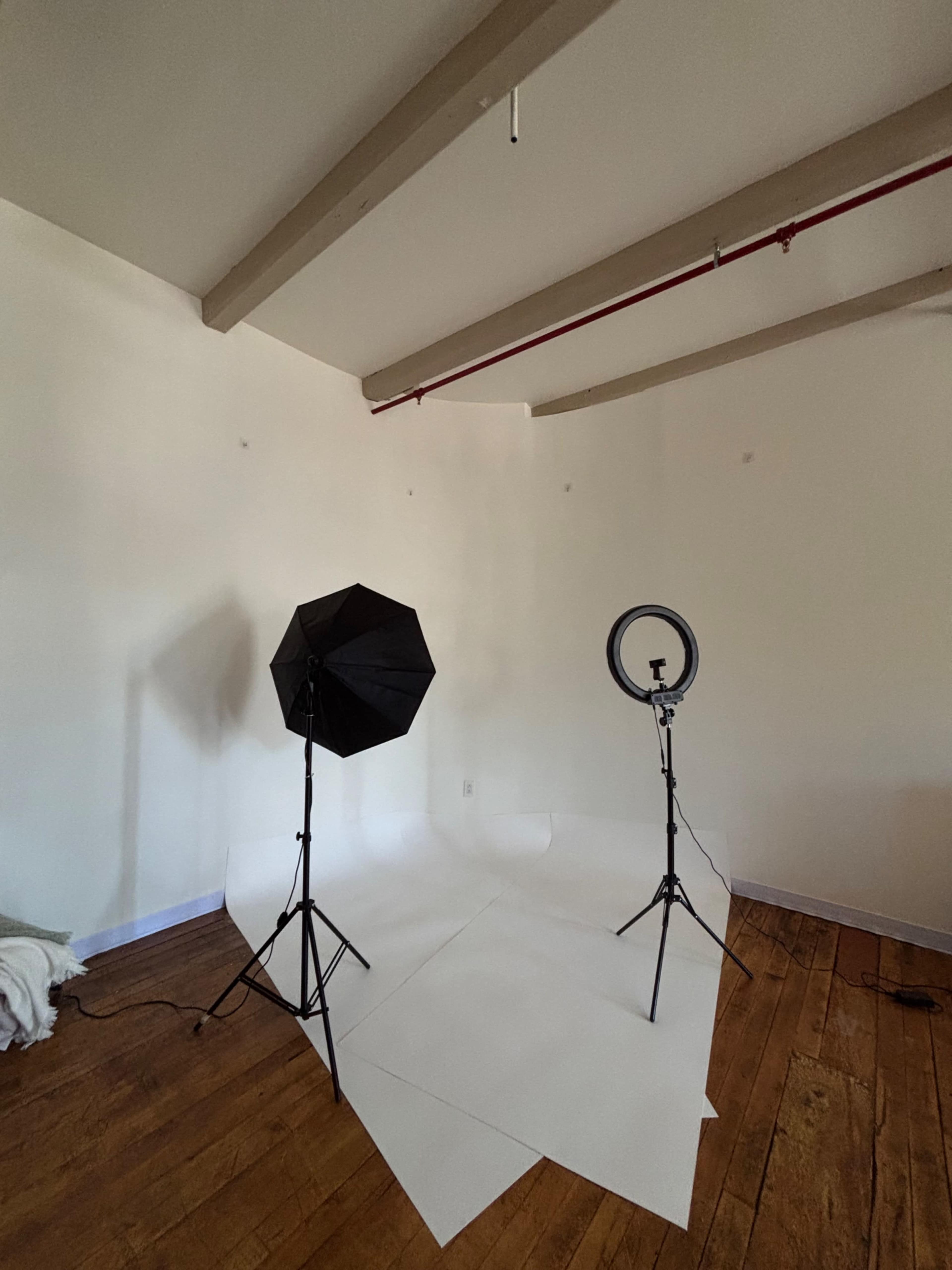 Natural Light Studio with FIVE Set Ups Image in South Worcester, Worcester, MA