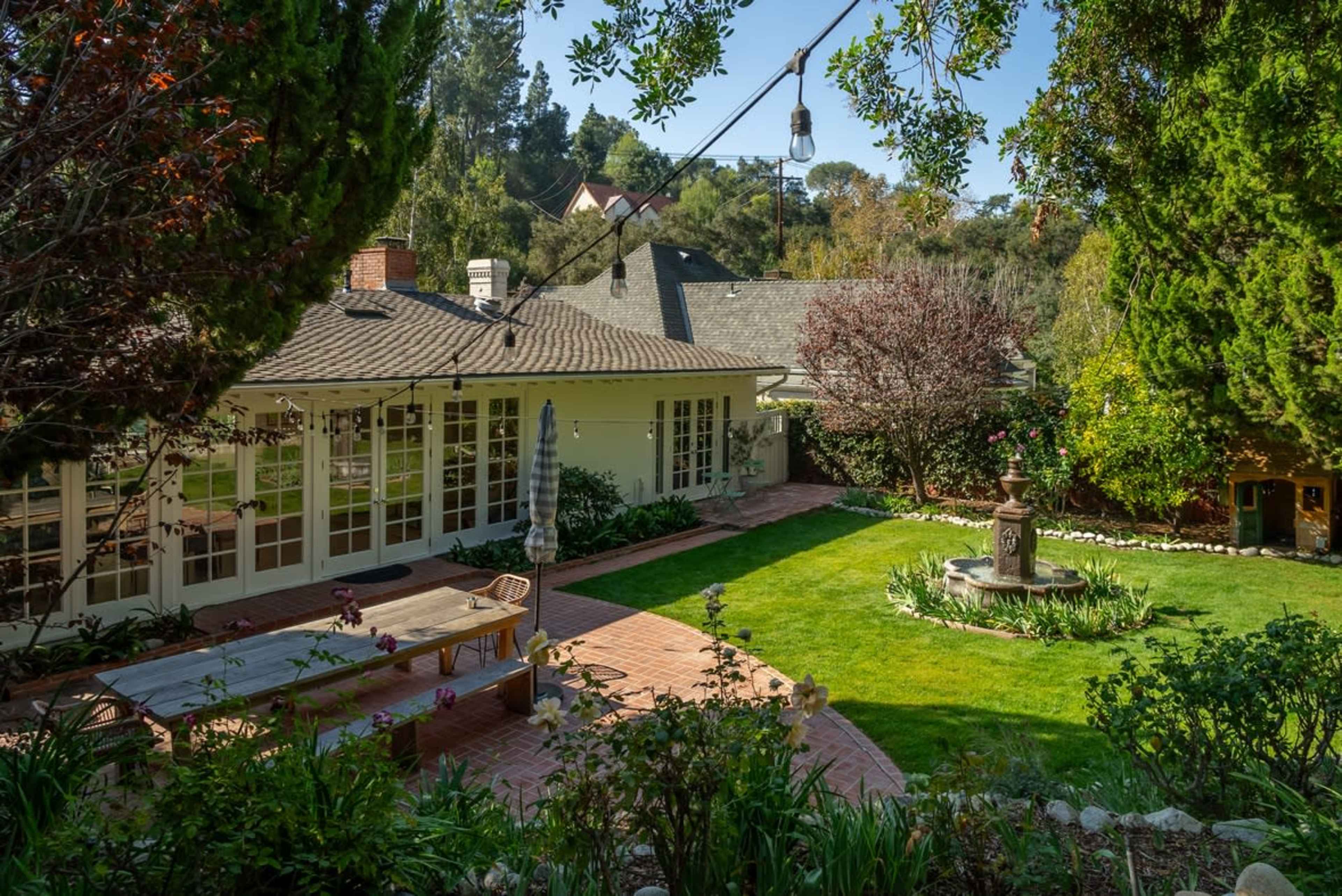 Mid-Century Ranch Oasis in Pasadena Image in South Arroyo, Pasadena, CA