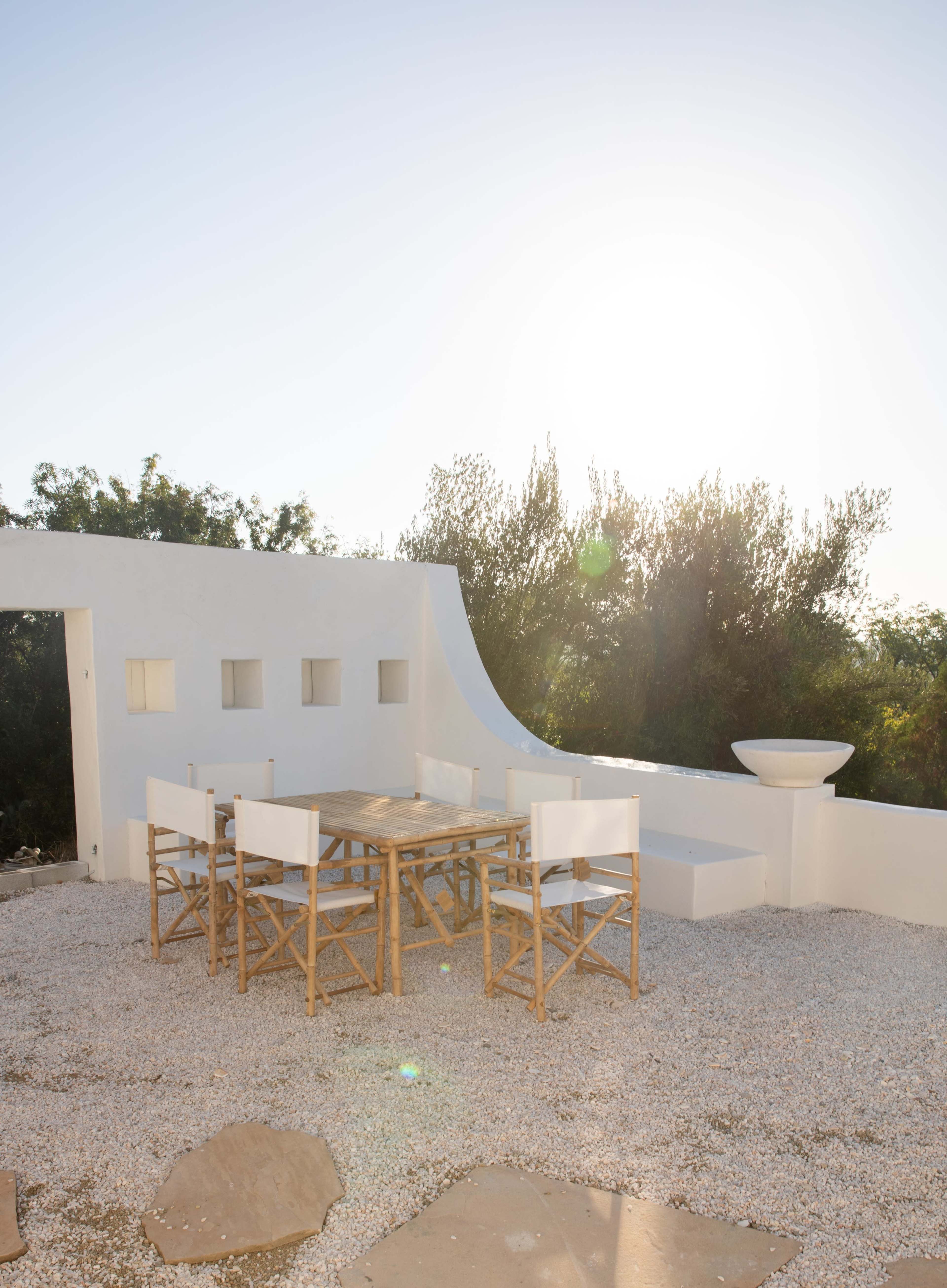 The Caster House: Luxury Santorini meets minimal Tulum w/ Pool, Arches & Abundant Light Image in Tarzana, Tarzana, CA