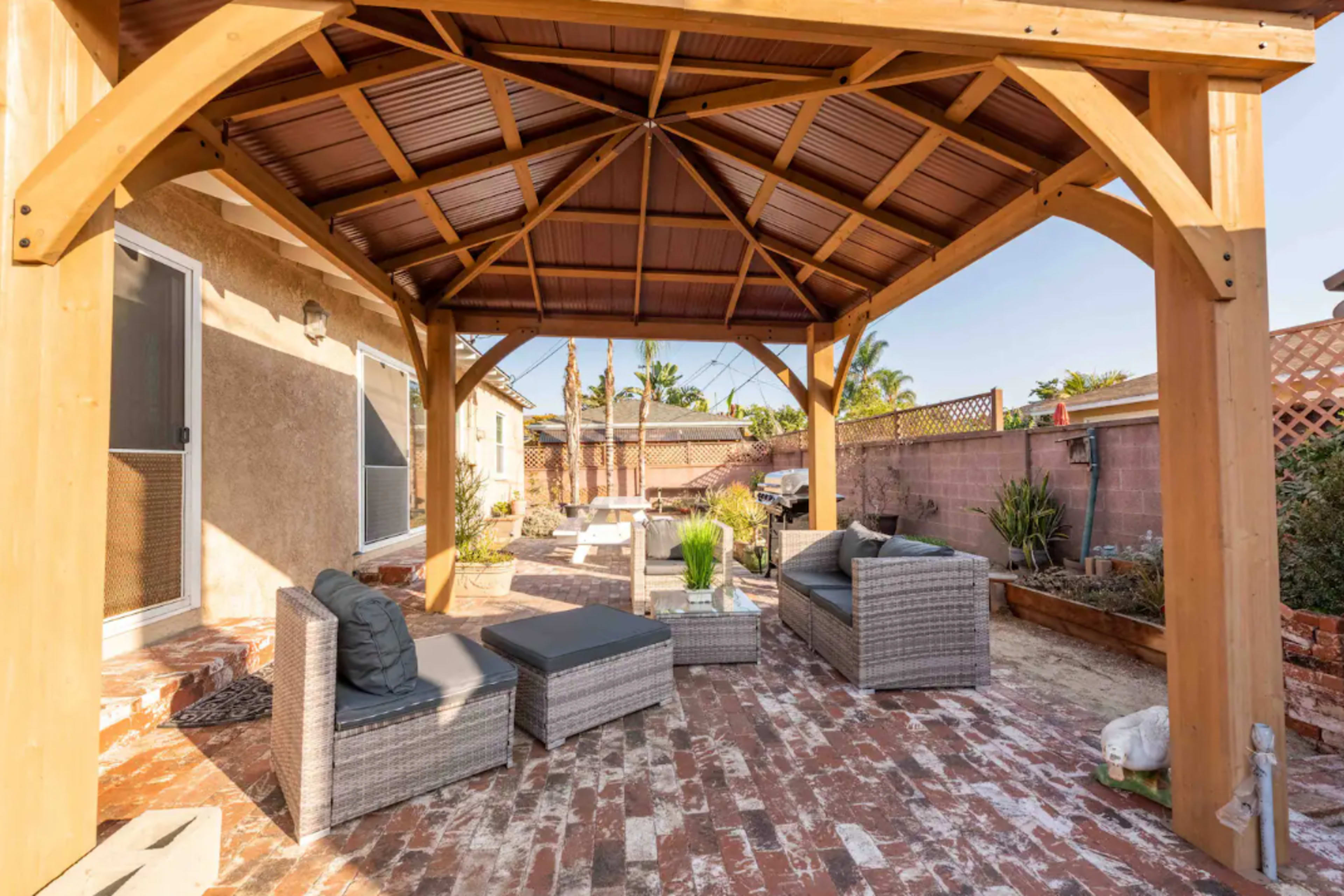 Spacious Retreat 4BR House with BBQ & Backyard Image in Fullerton, Fullerton, CA