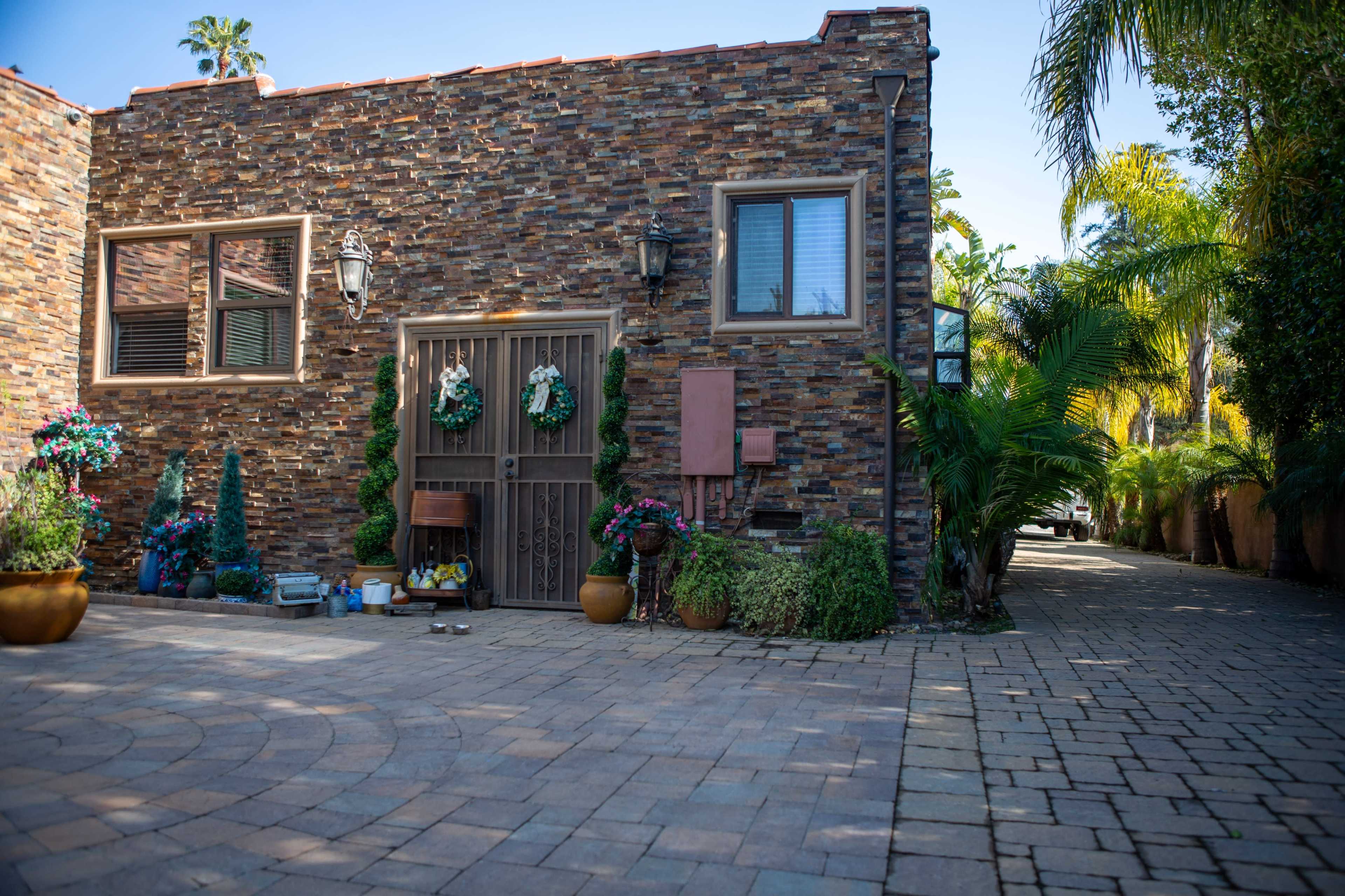 Morroccan/Palm Springs Vibe Pool & Backyard Image in Glenwood, Glendale, CA