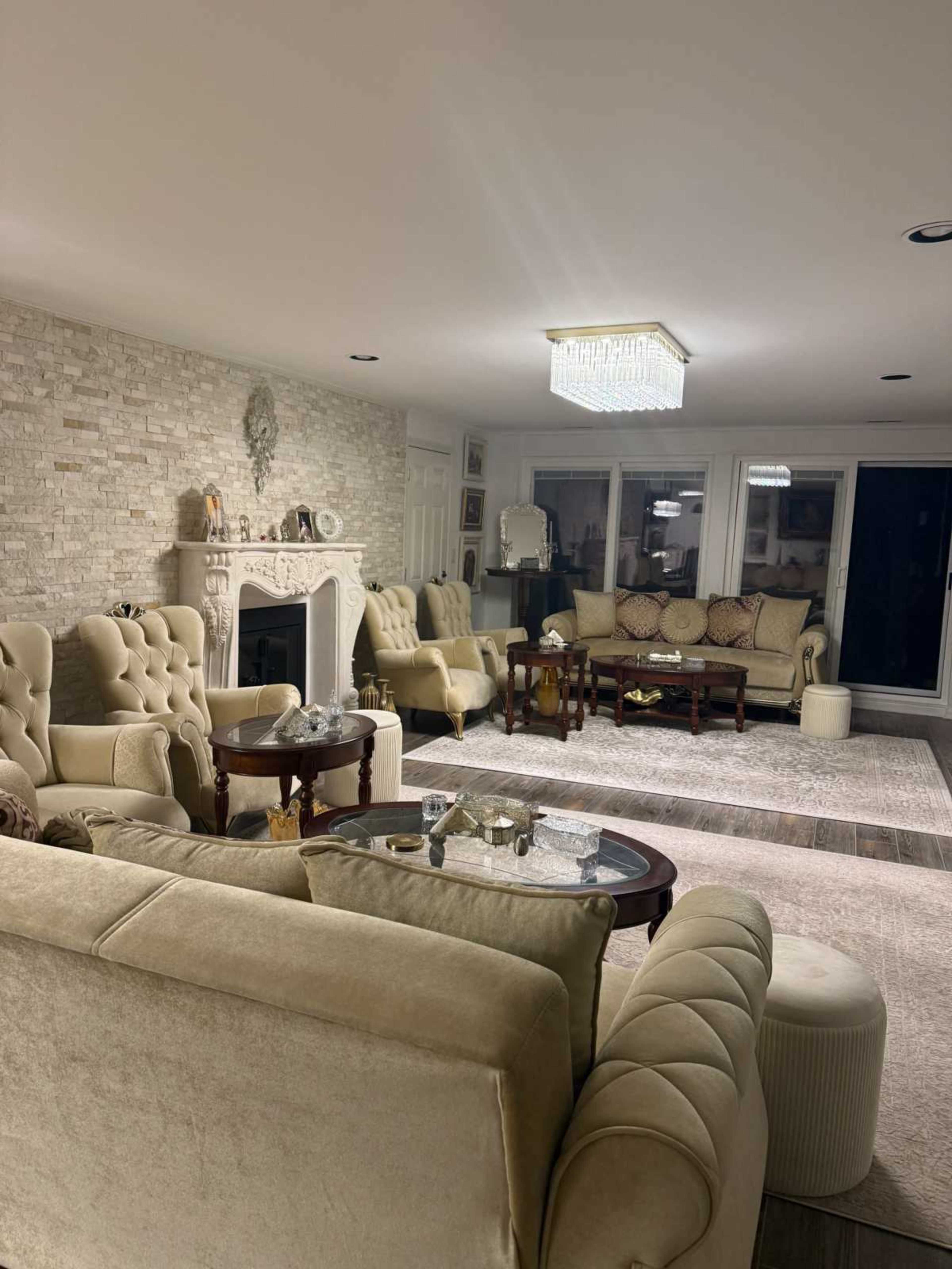 Charming Country Stay Surrounded by Jungle, Steps from a Lake Image in New Trier Township, northfield, IL