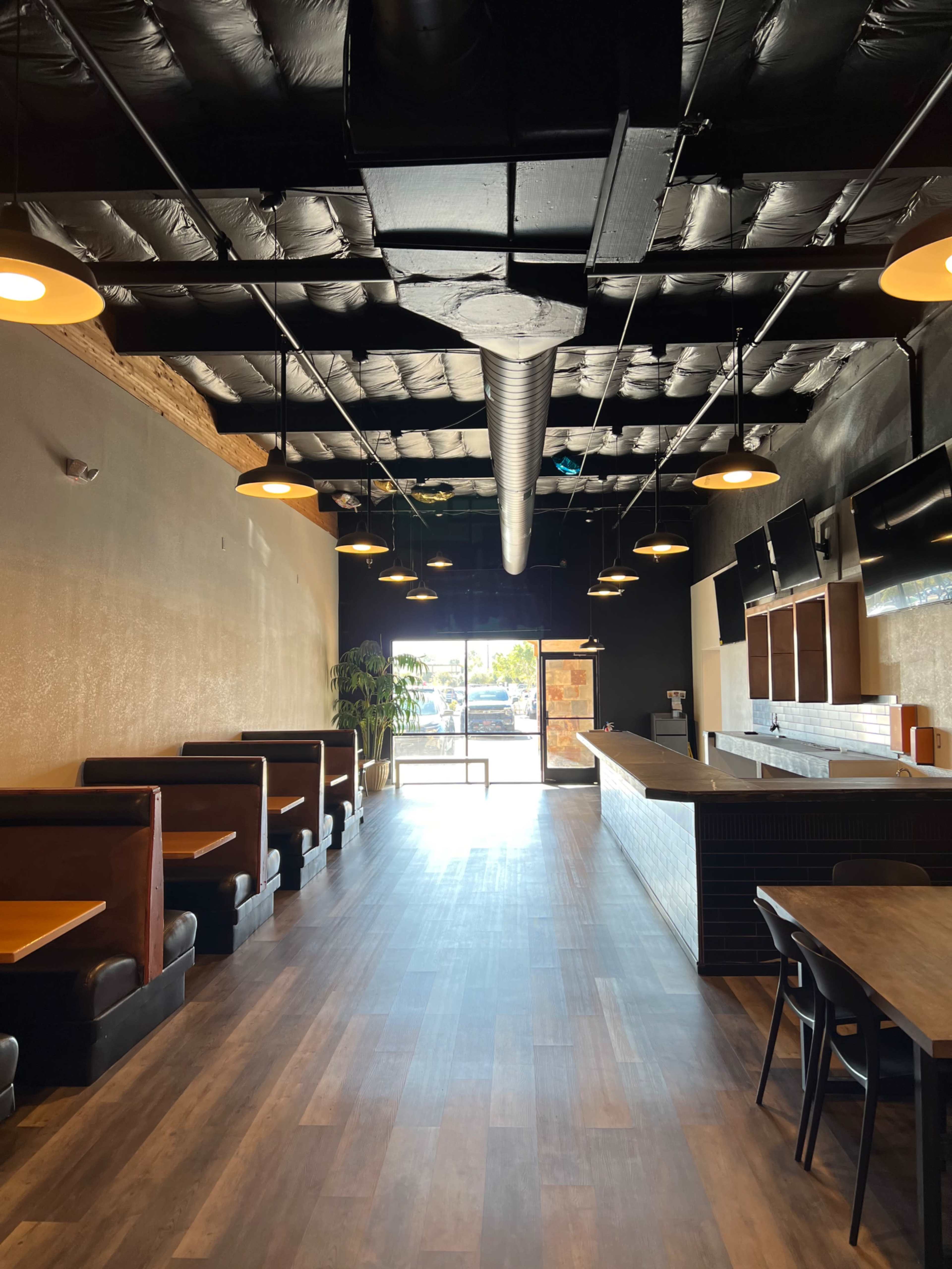 Large restaurant dining area with bar in Tempe Image in Tempe, Tempe, AZ