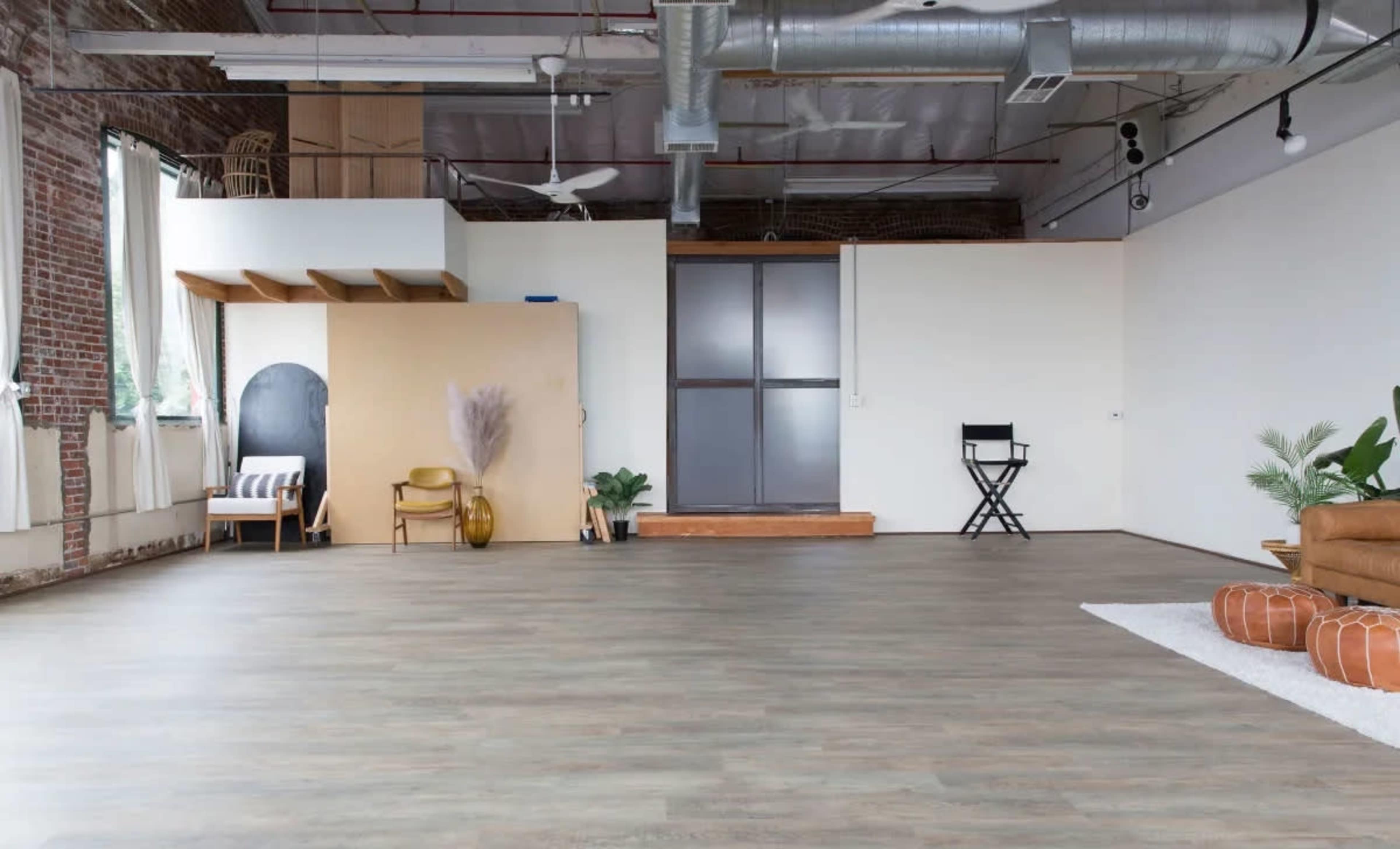 Natural light studio with exposed brick in NE portland perfect for photography, yoga, meetings, and more... Image in Northeast Portland, Portland, OR