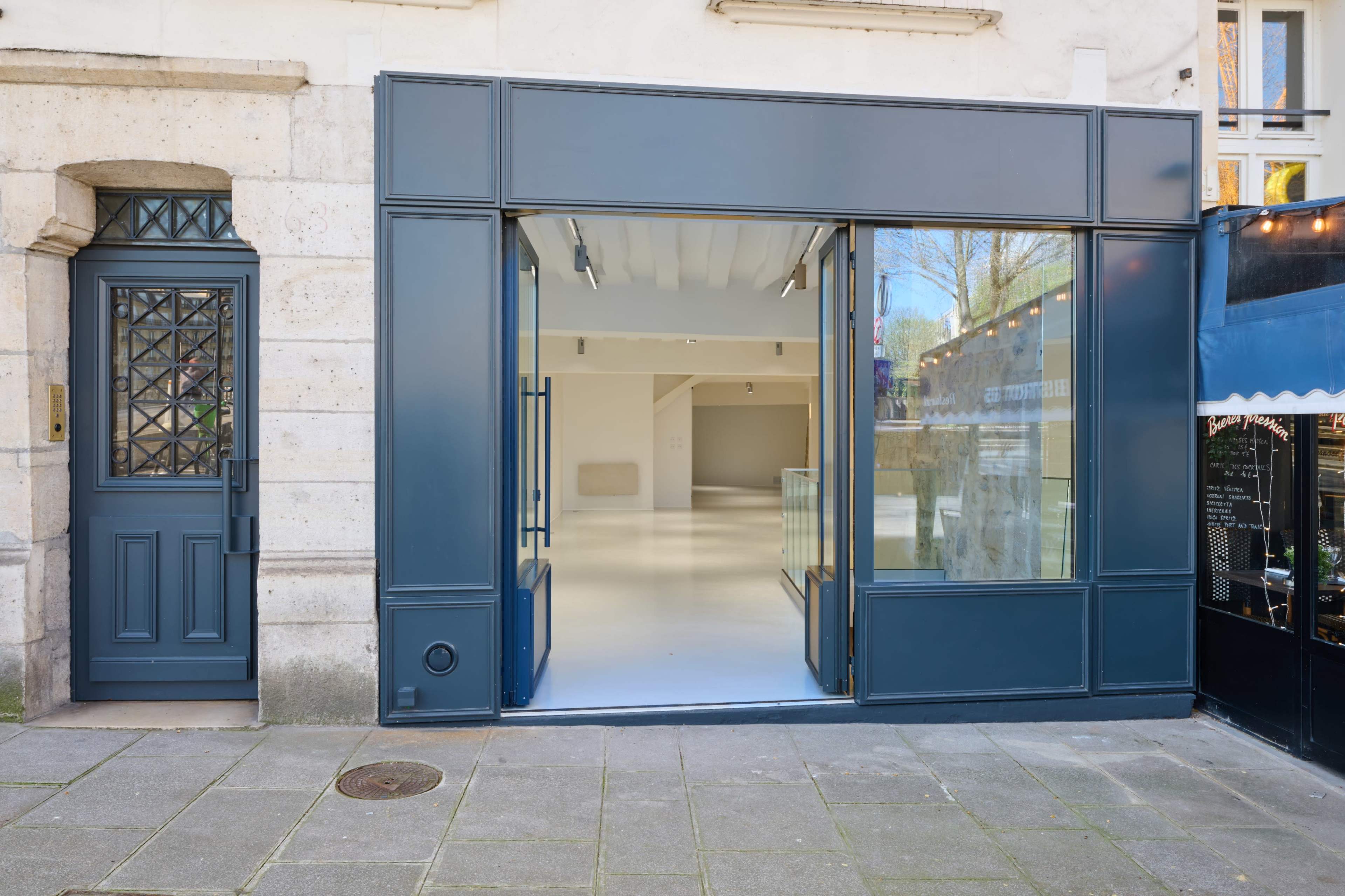 Modern Gallery/Pop-up close to Notre Dame Image dans St Victor, Paris, 