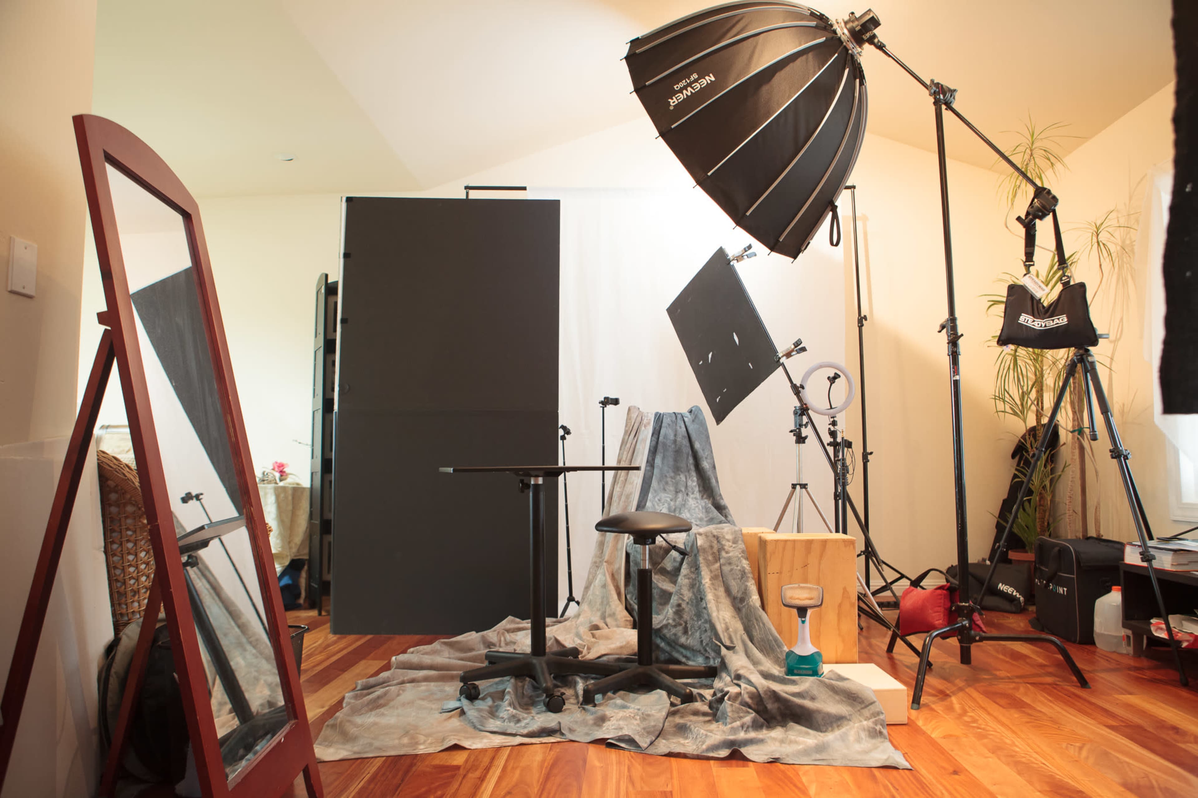 Residential Home Studio with Stobe and Window Light Image in Mayglen - Little Rock, San Jose, CA