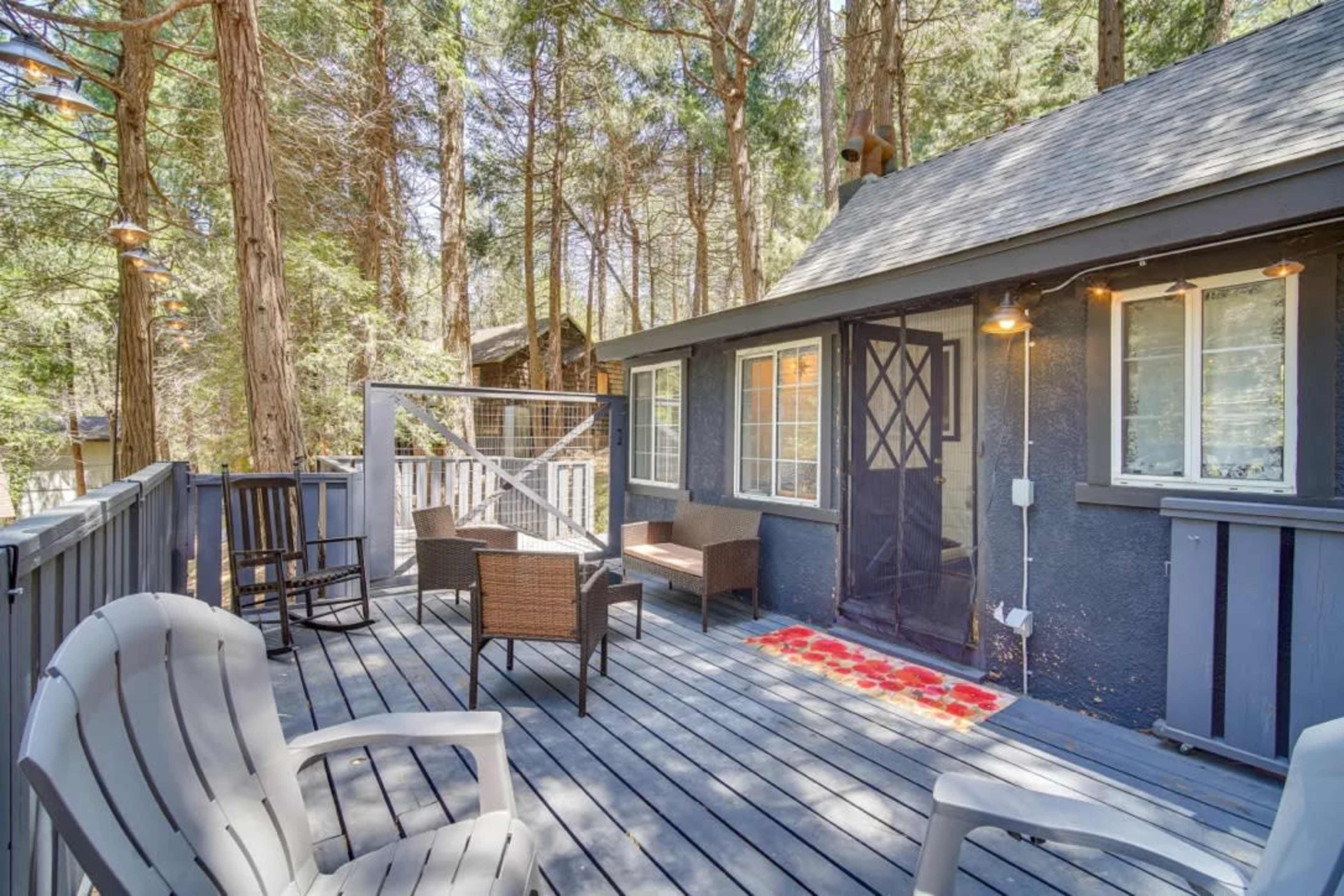 Cute & Cozy Vintage Cabin in the Wooded Mountains Image in Crestline, Crestline, CA