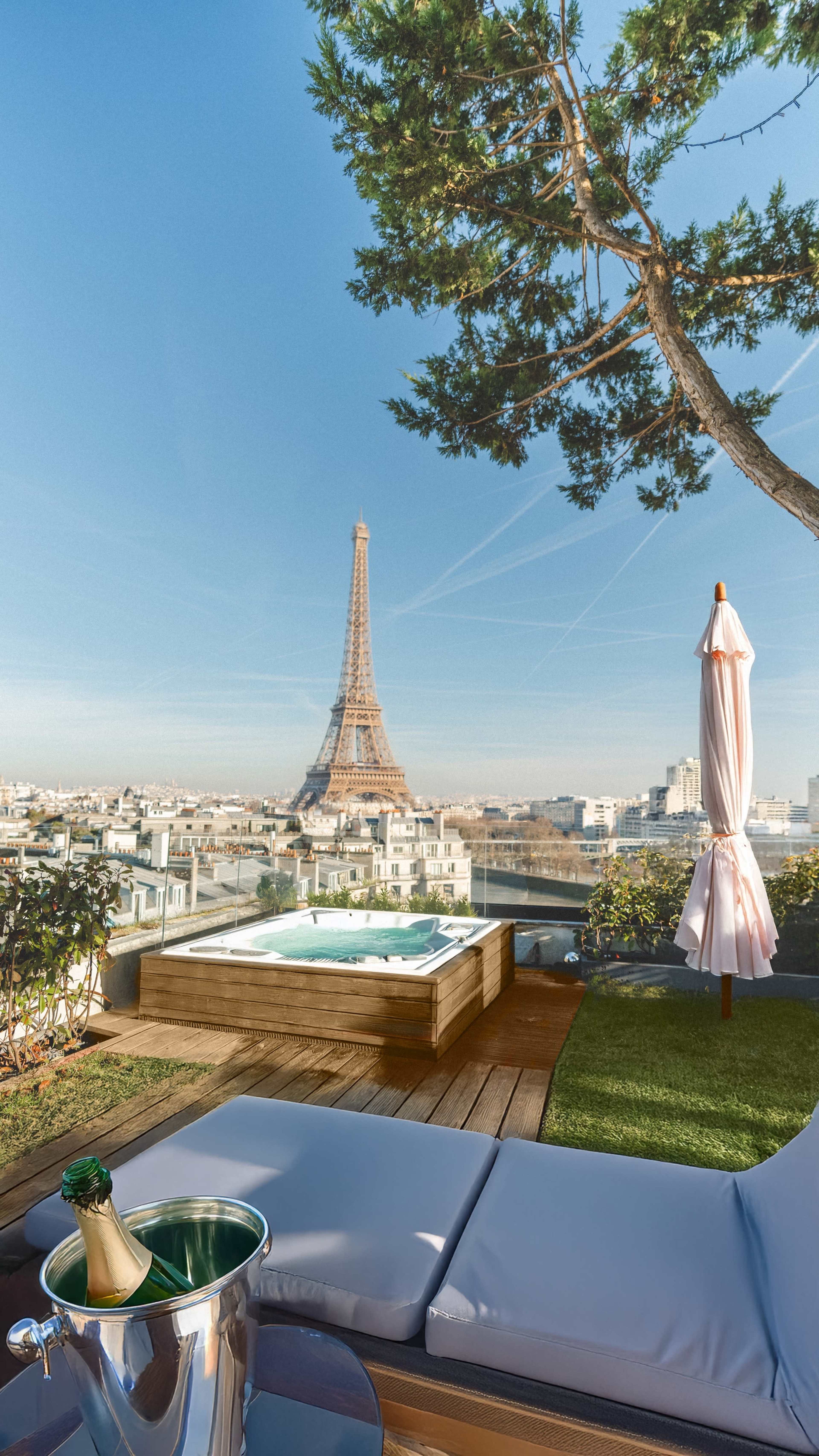 Splendide Appartement Rooftop Jacuzzi Vue Tour Eiffel Image dans Passy, Paris, 