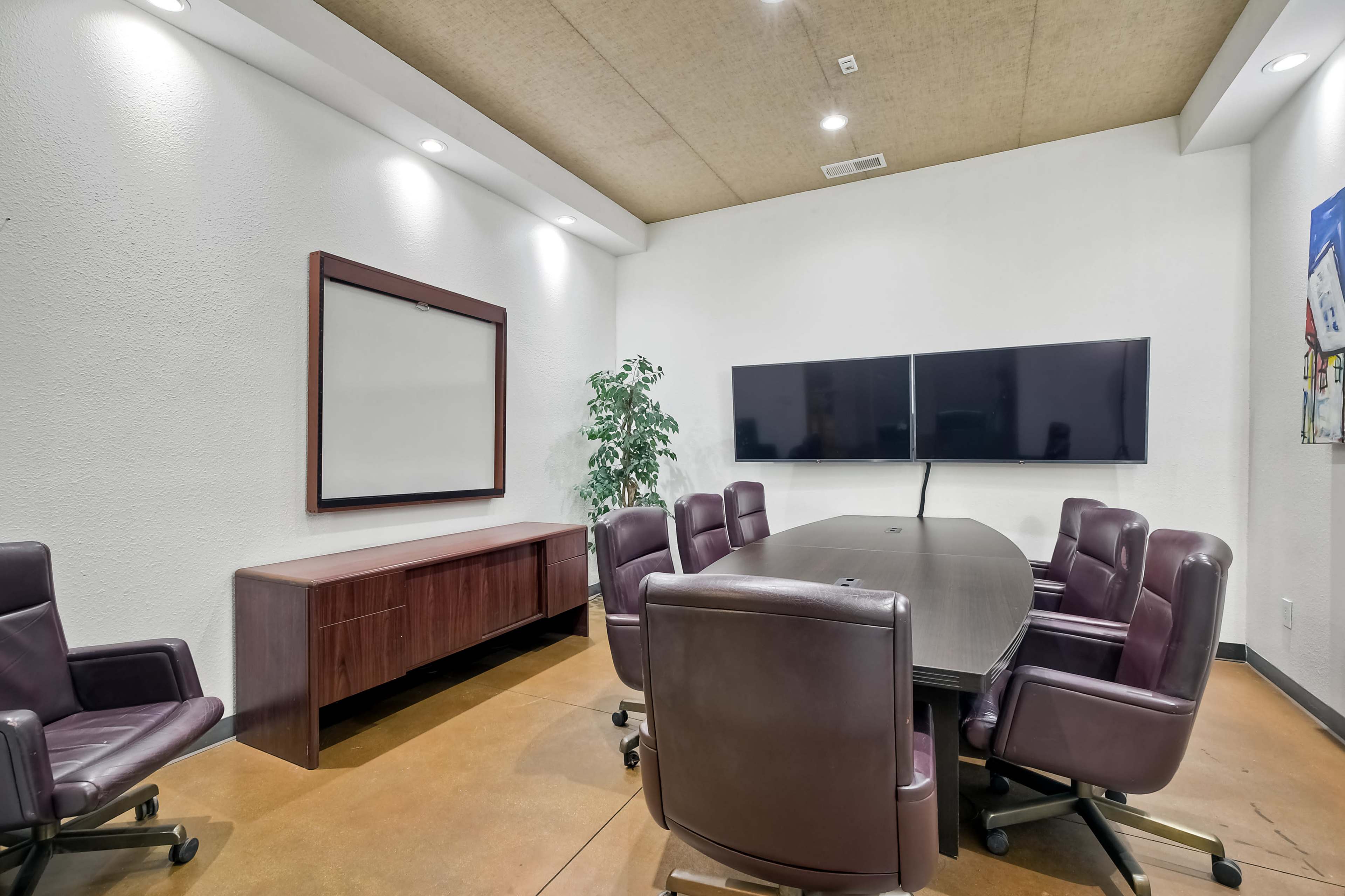 Professional and private meeting space close to Palomar Airport. Image in Carlsbad, Carlsbad, CA