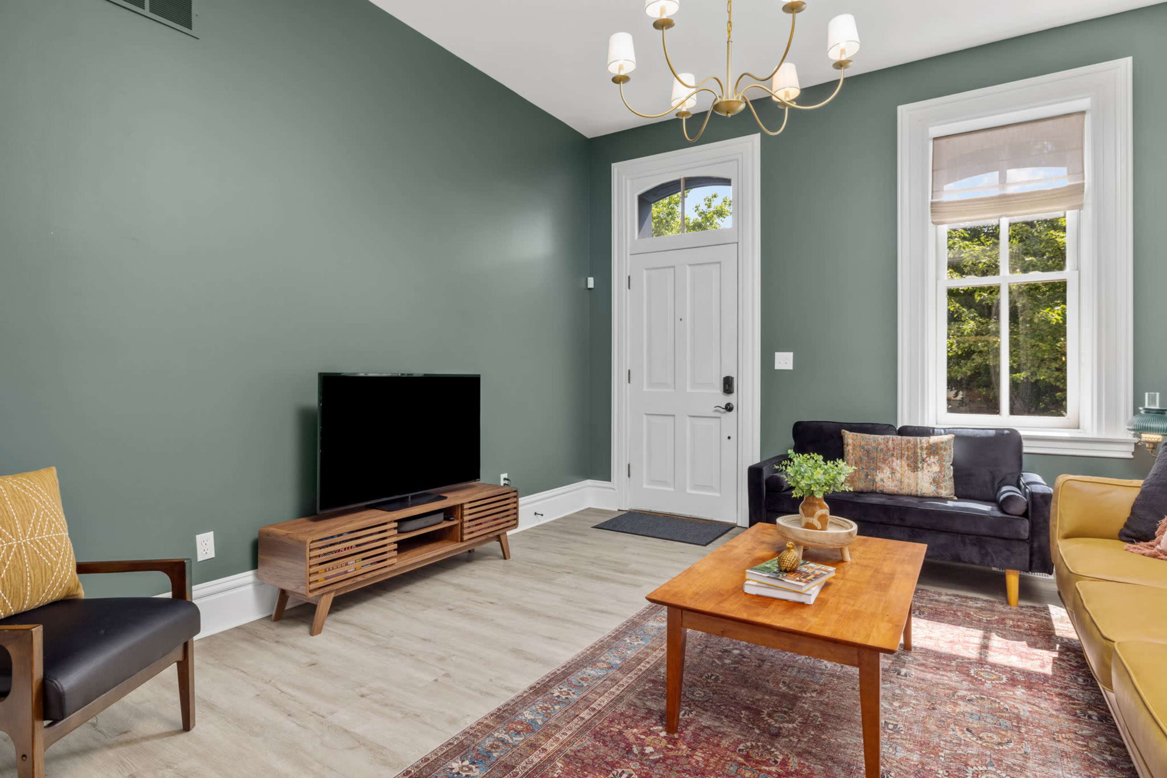 Large Historic Home - Antique Cozy Vibes Image in McKinley Heights, St. Louis, MO