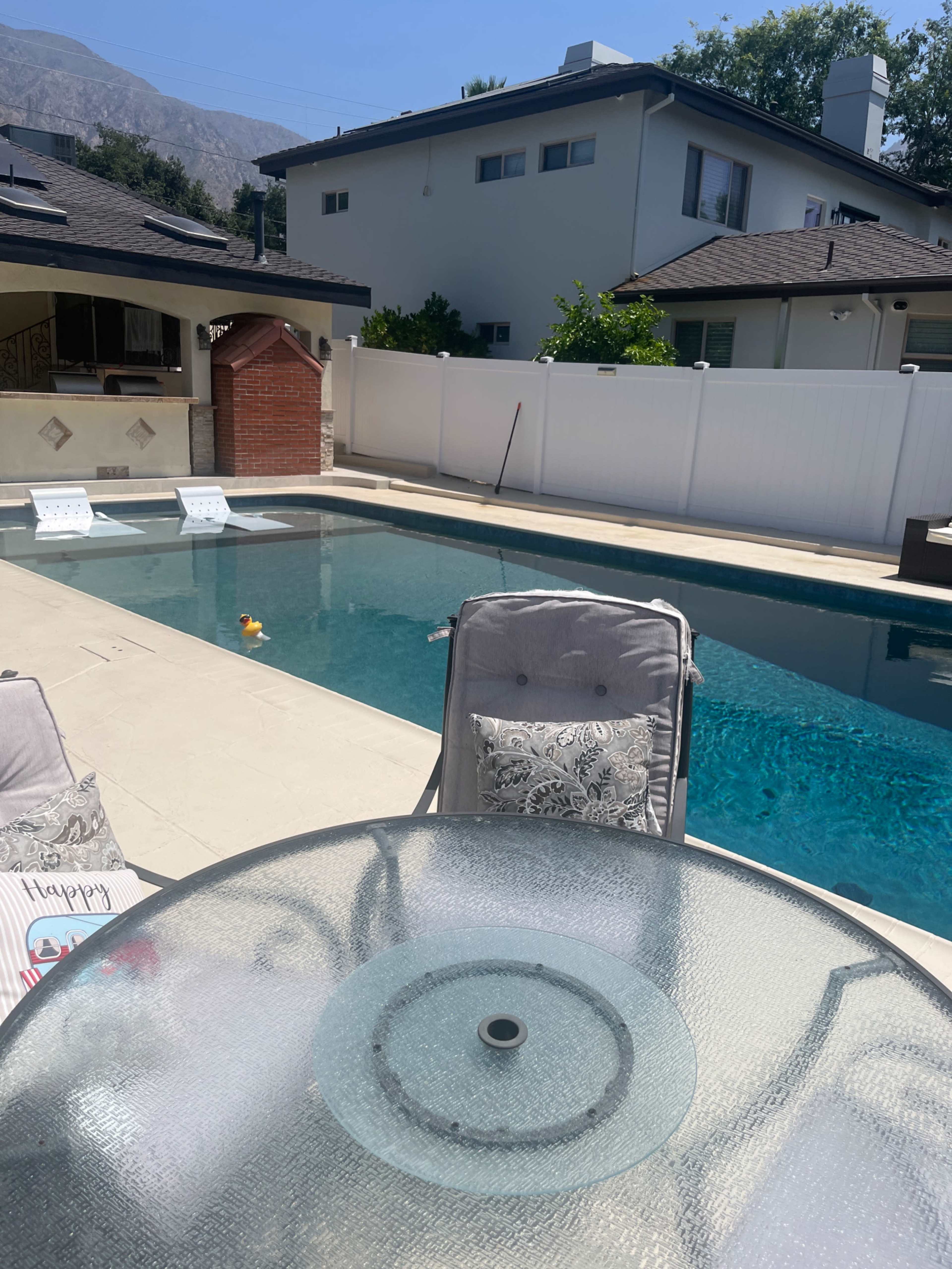 Background near the mountains Image in Altadena, Altadena, CA