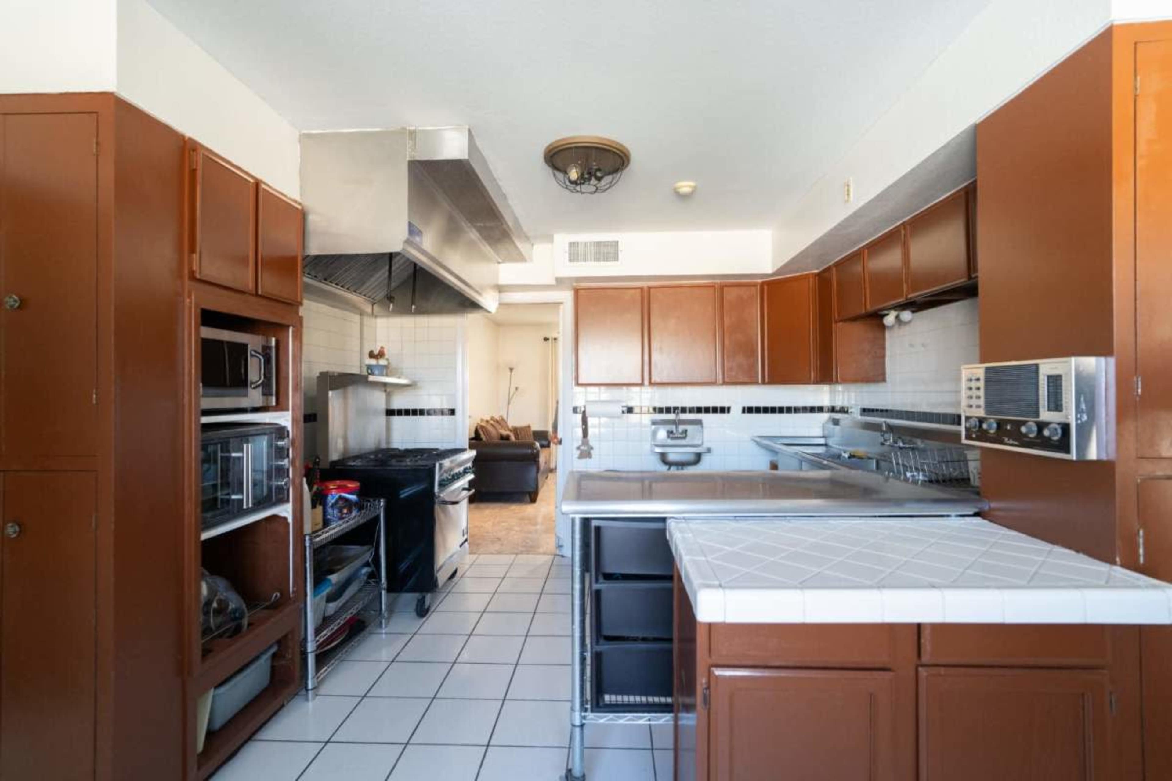 Casa de Ensueño con Amplio Patio para Eventos Image in Colonia del Valle, El Paso, TX