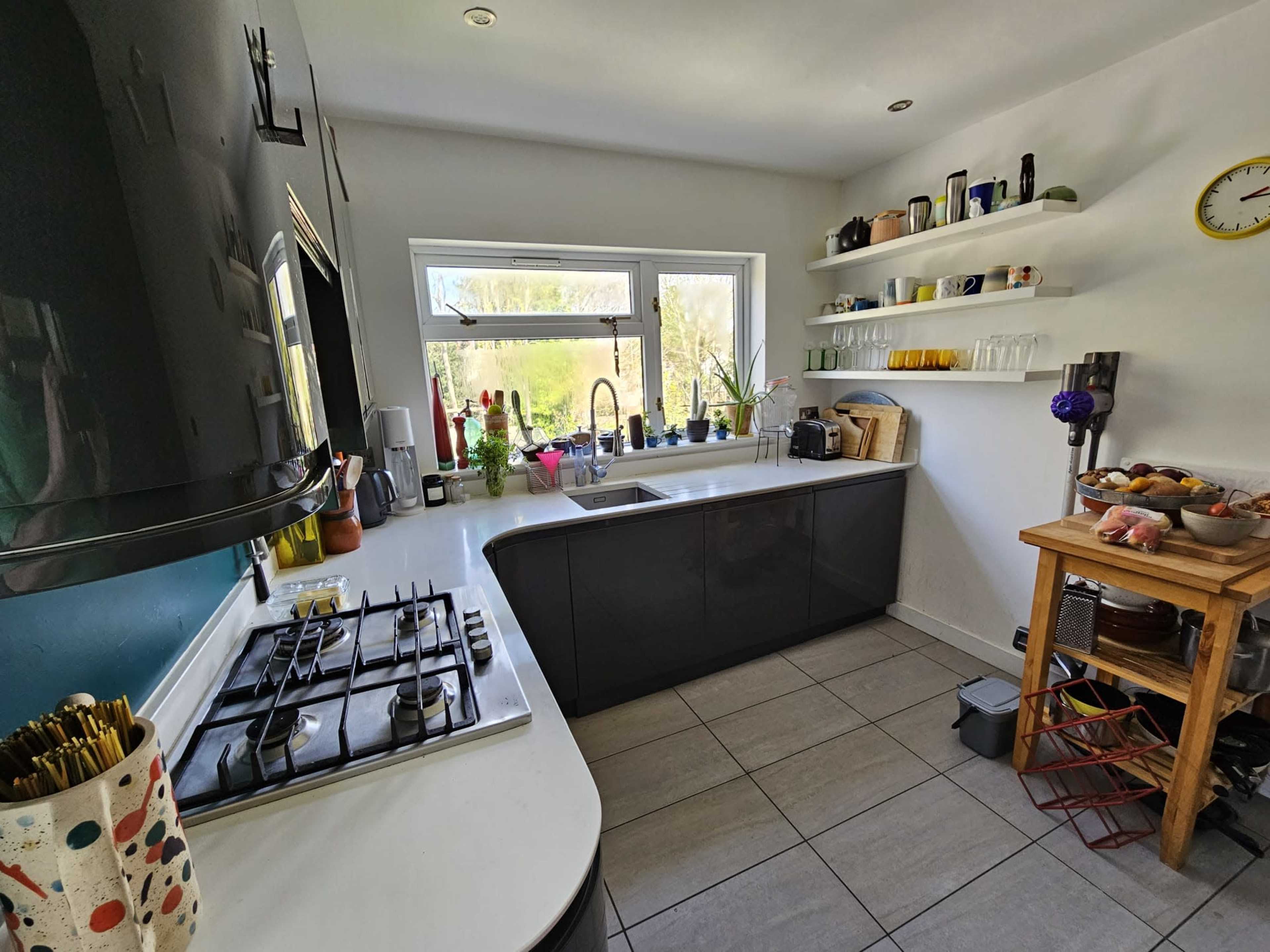 Homely ,3 reception room and 3 bed apartment Image in London, London, ENG