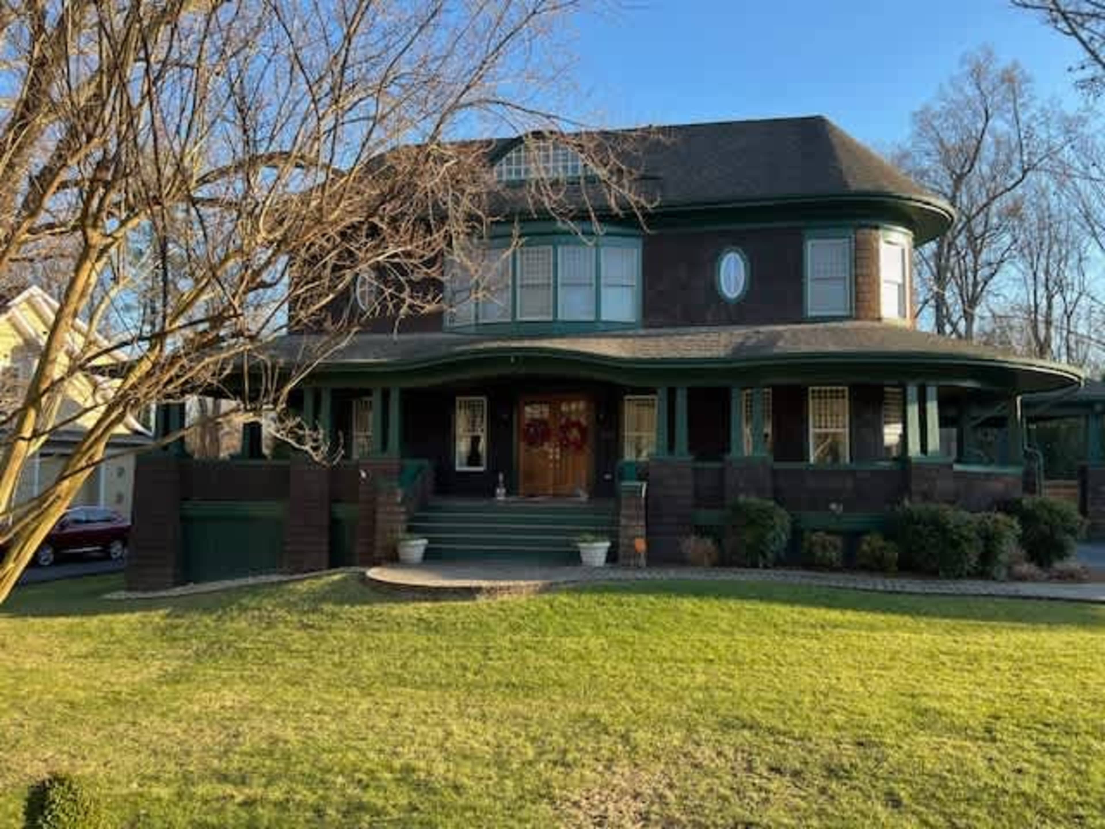 Town of Vienna  - craftsman house Image in Hunter Mill District, Vienna, VA