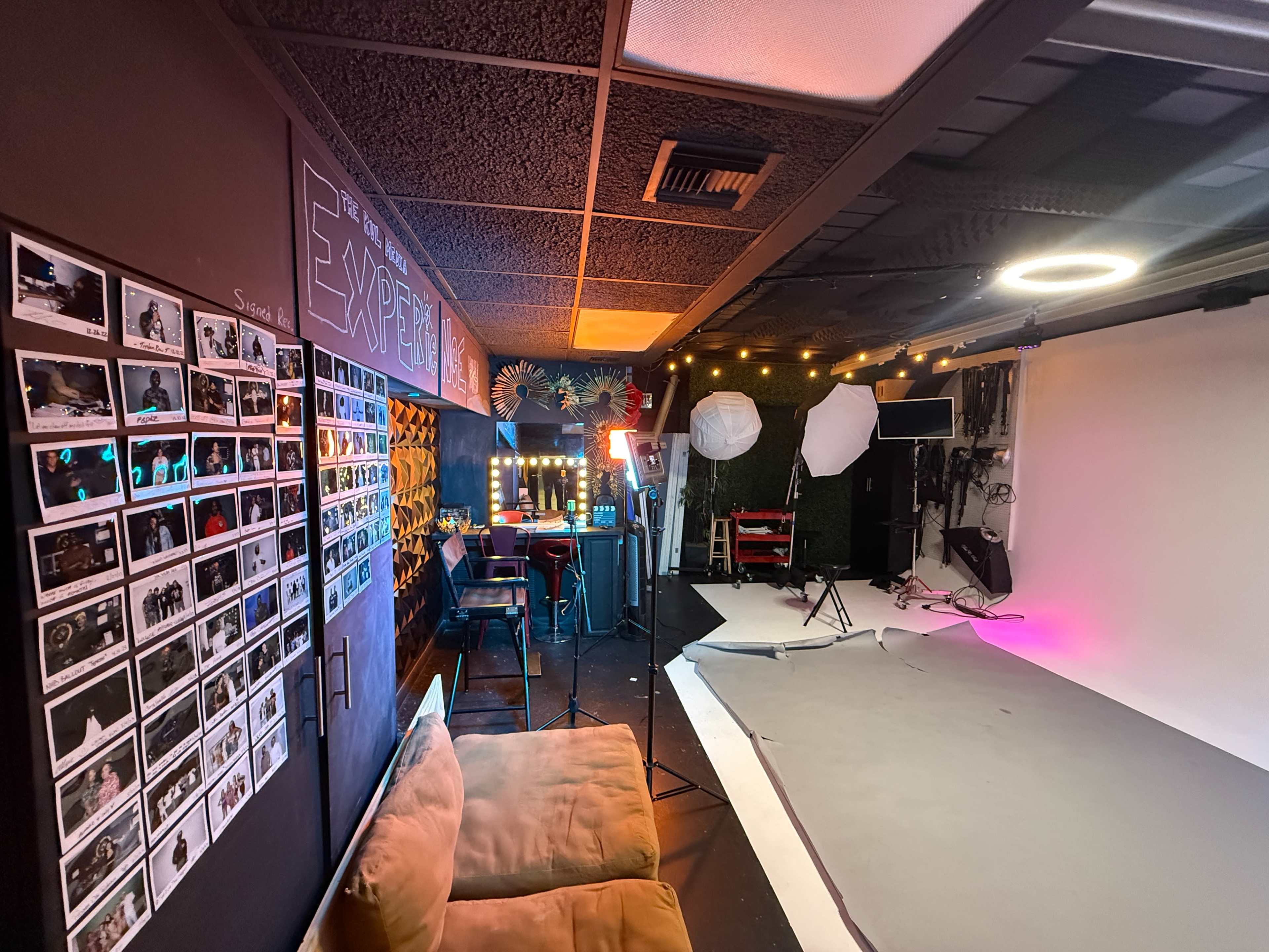 Cozy West Palm Beach with Cyc Wall Image in Westgate, West Palm Beach, FL