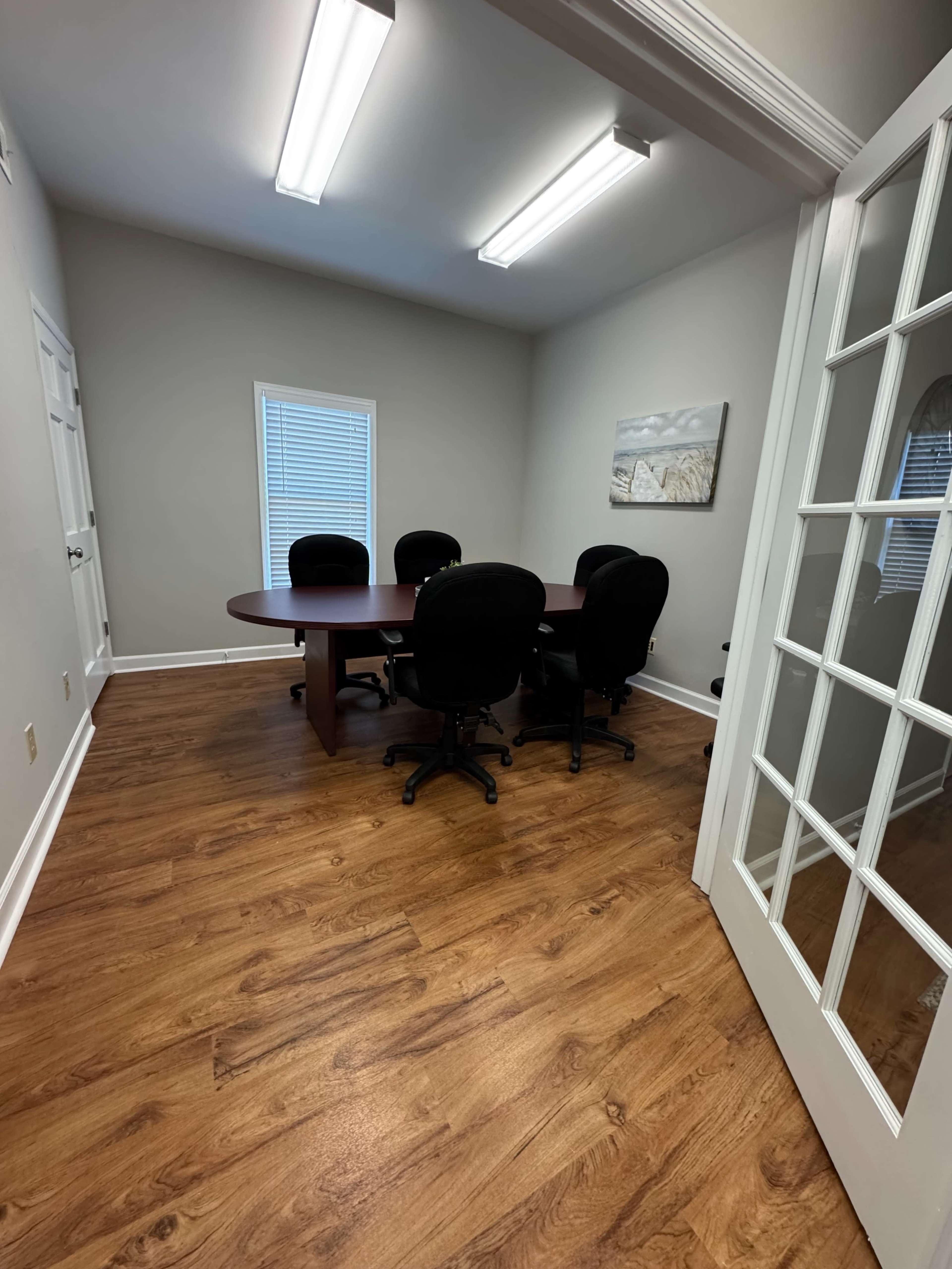 Premier Alpharetta Meeting Suite – Walkable to Downtown Image in Alpharetta, Alpharetta, GA