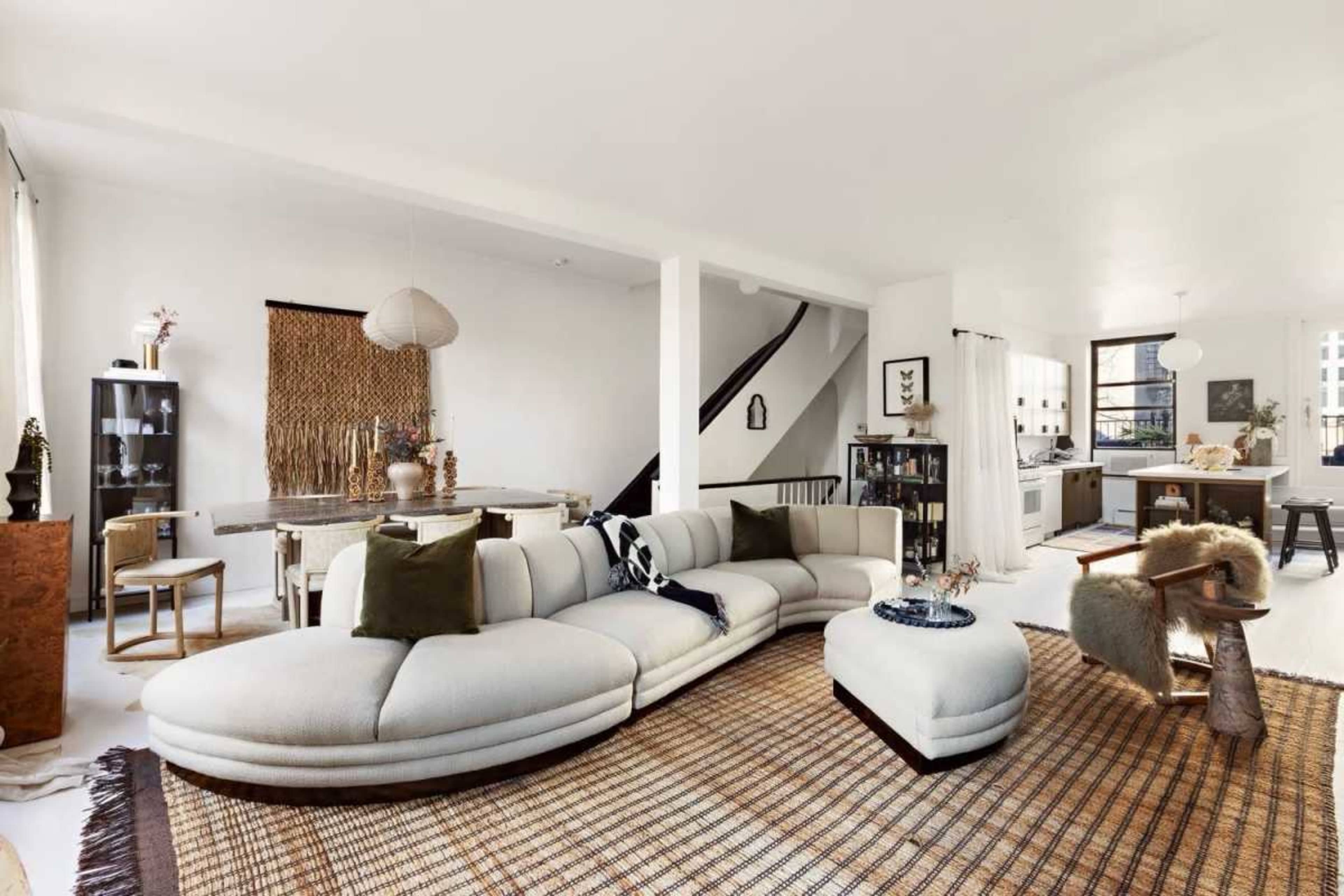 Impeccably Designed Prime Williamsburg Townhouse Duplex Image in Williamsburg, Brooklyn, NY