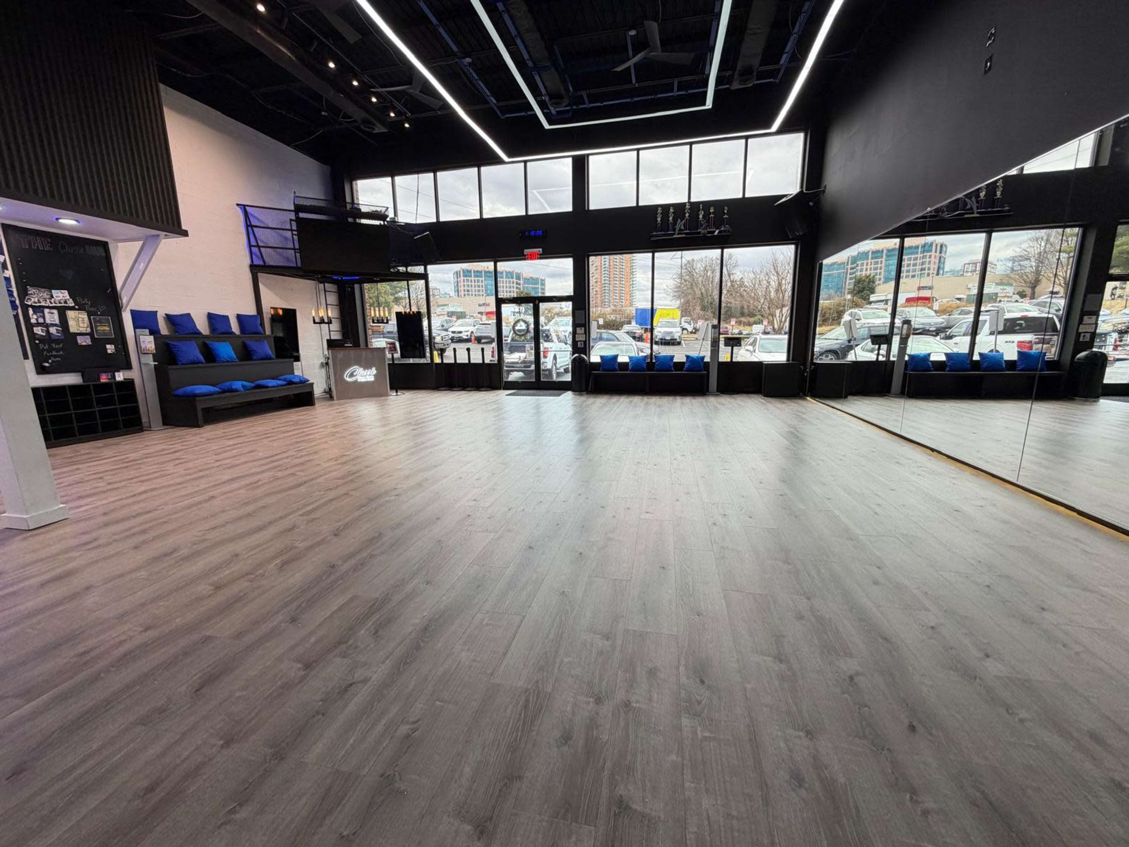 Modern Industrial-Style Studio in Tysons Image in Tysons, Vienna, VA