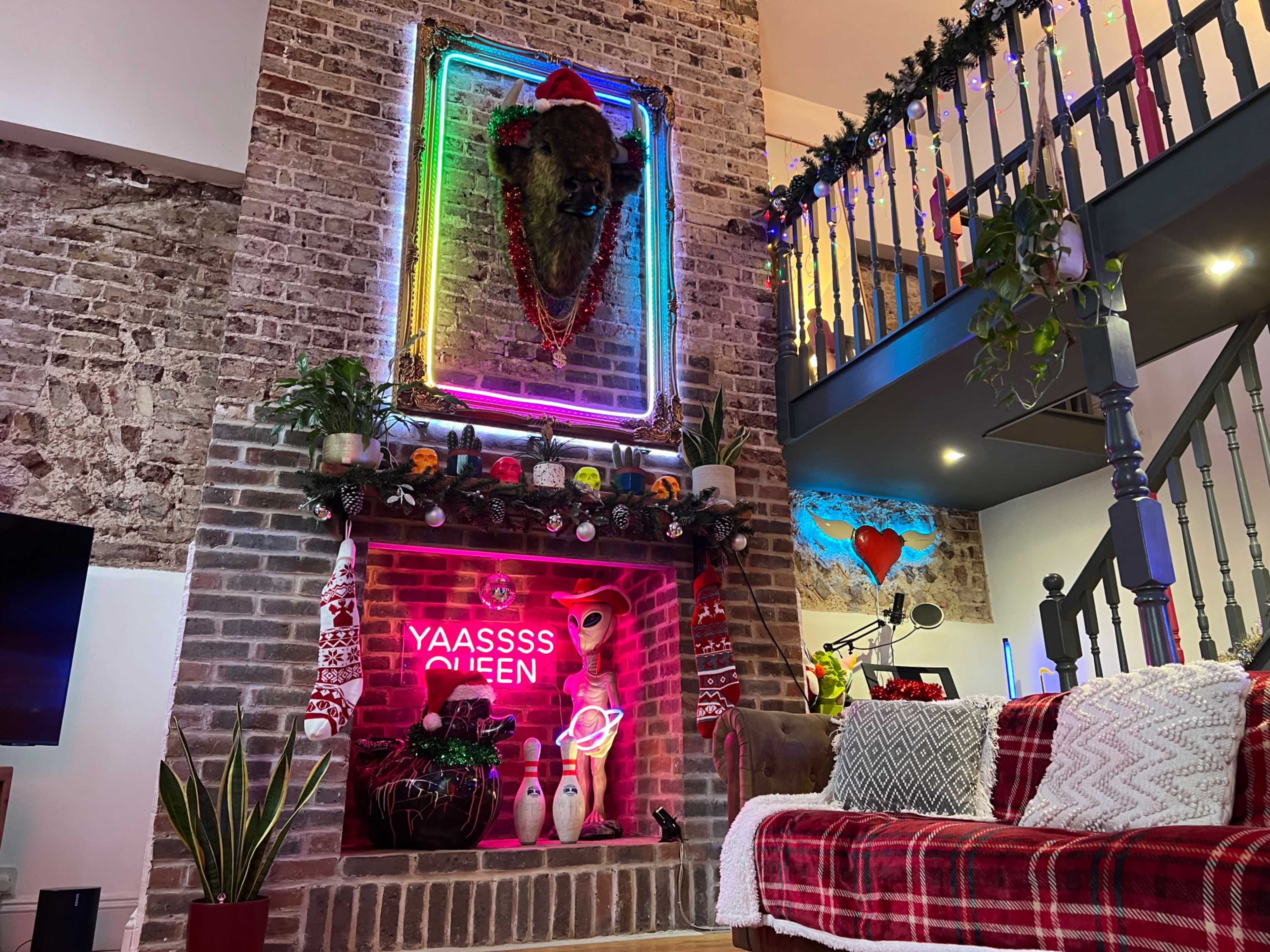 Neon Jungle - Warehouse Style Apartment Image in Brighton, Brighton, ENG