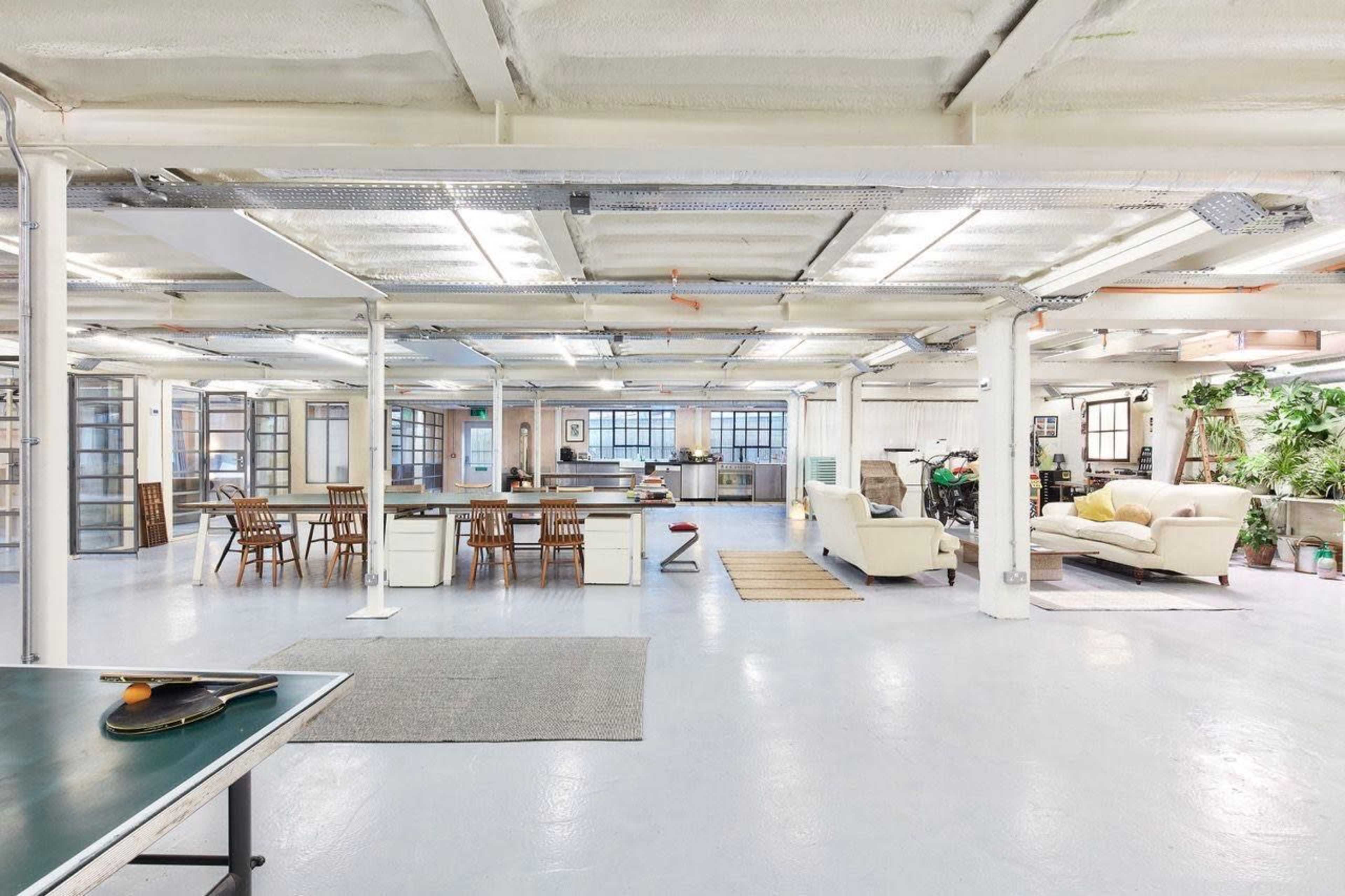 Spacious NW London Sanctuary Image in Cricklewood, London, ENG