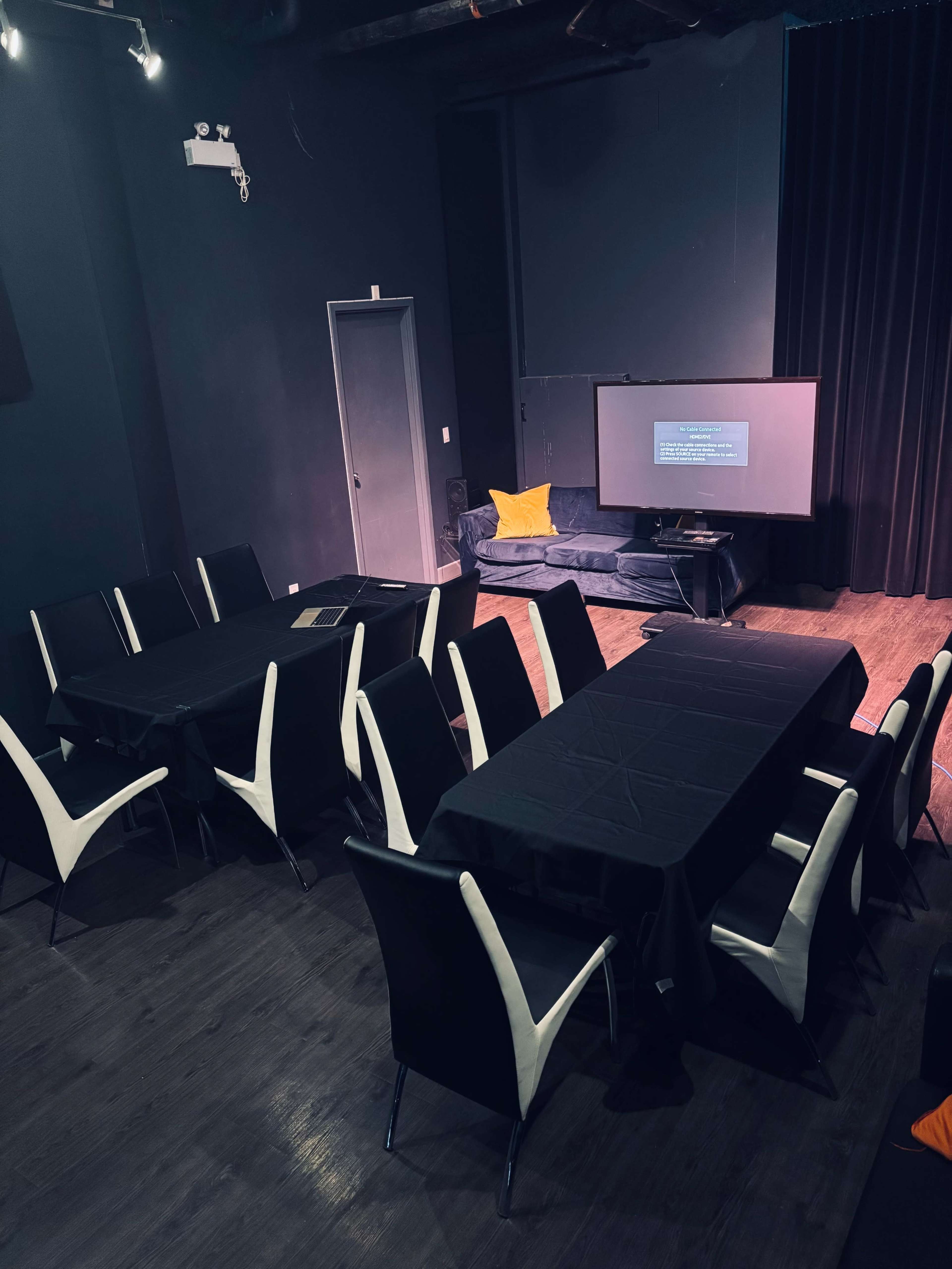 Boutique Downtown Performance Studio Image in Trinity-Bellwoods, Toronto, ON
