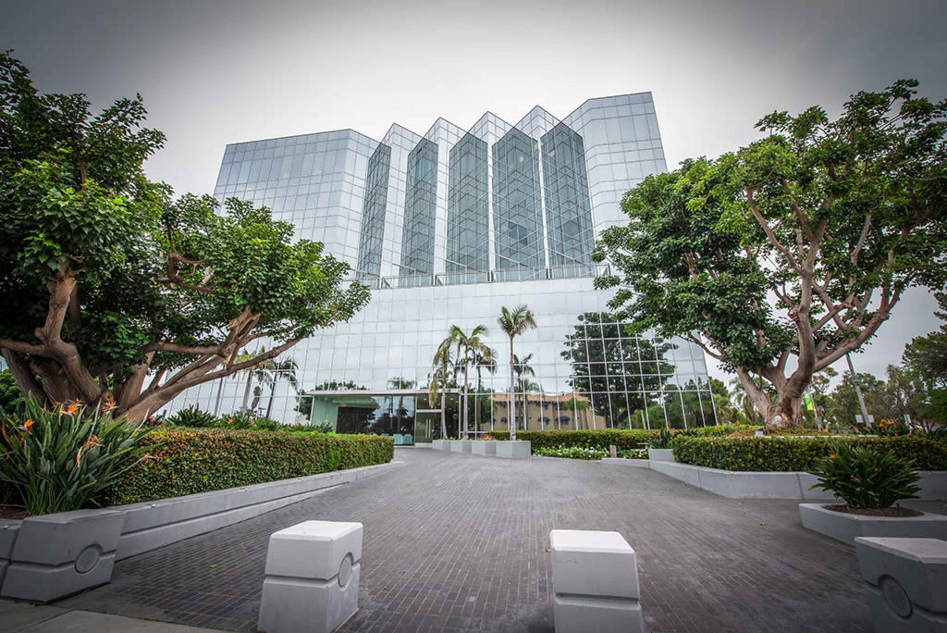 Executive 10 Person Conference Room in Long Beach Image in Eastside, Long Beach, CA