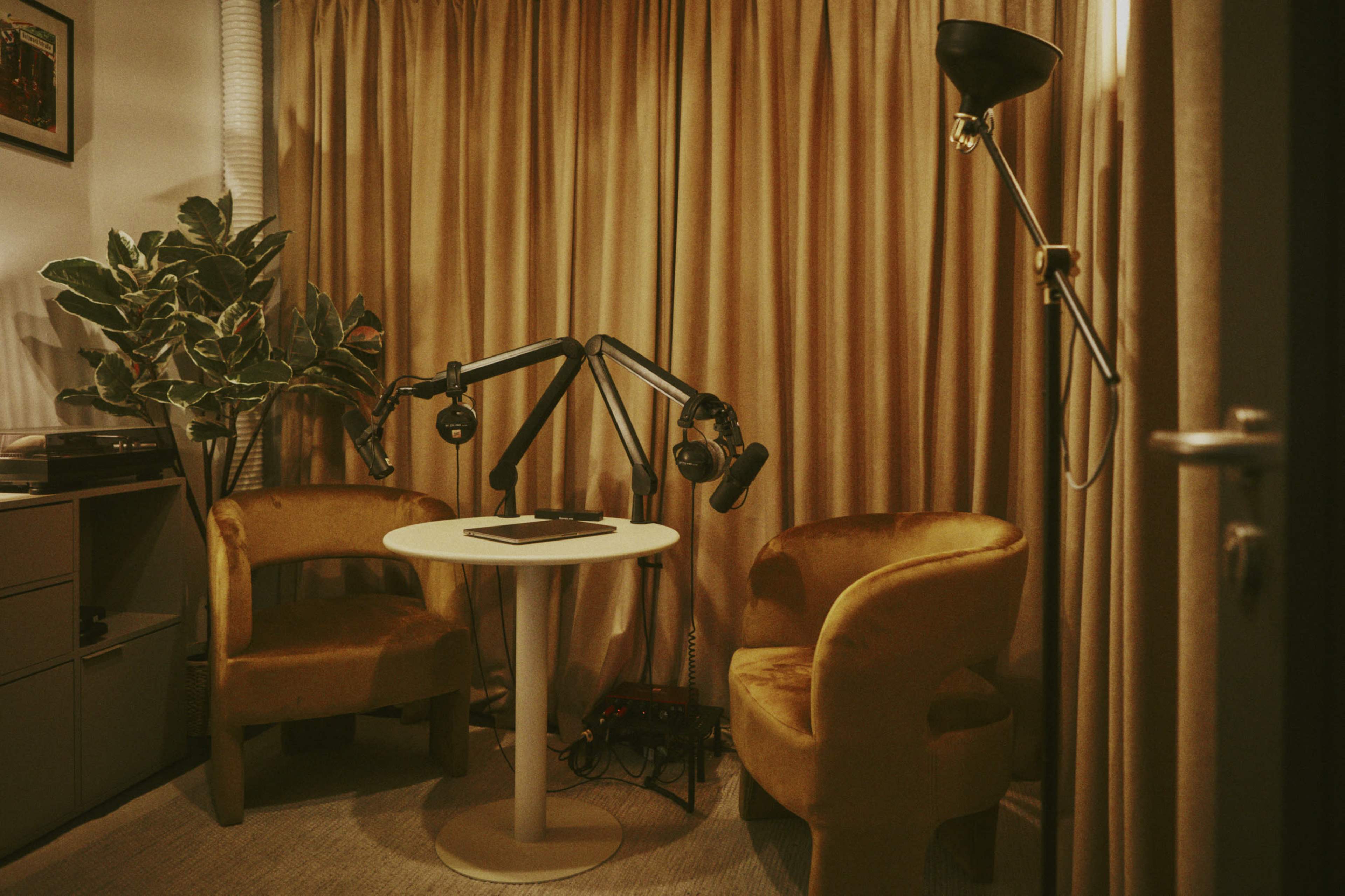 Podcast-Studio am Holzmarkt25 in Berlin Image in Friedrichshain, Berlin