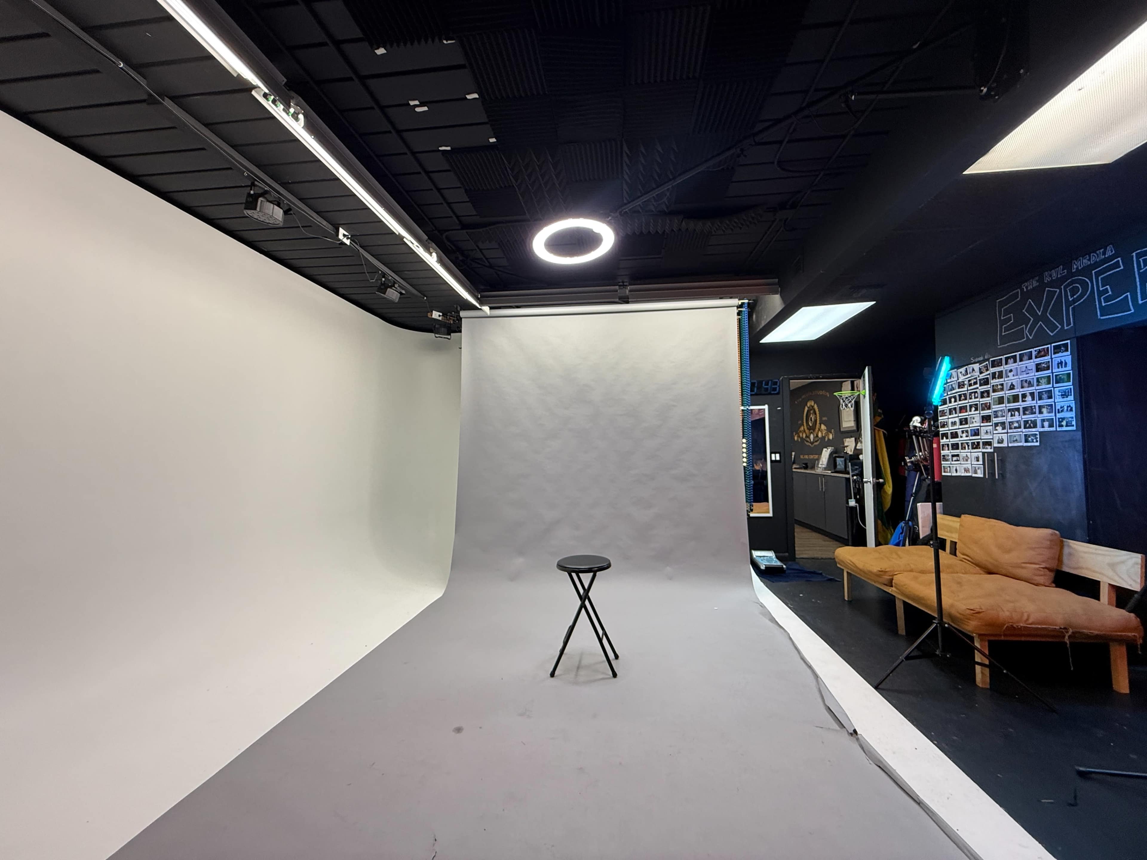 Cozy West Palm Beach with Cyc Wall Image in Westgate, West Palm Beach, FL