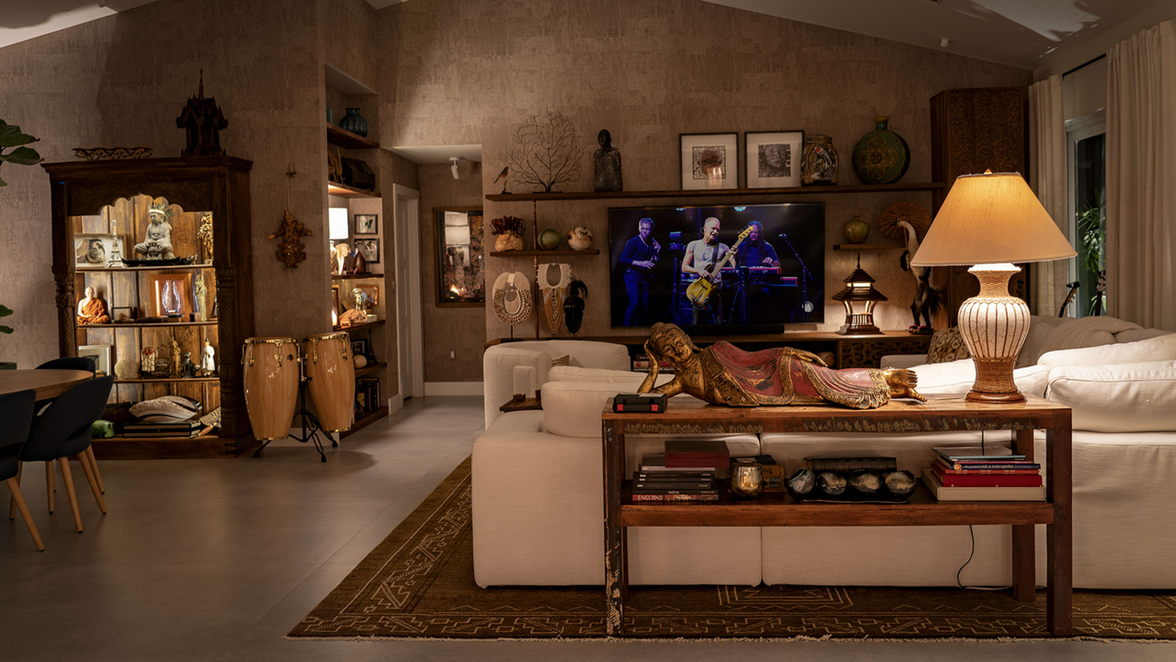 Artist's Home in a Stunning Tropical Garden Image in South Miami, South Miami, FL