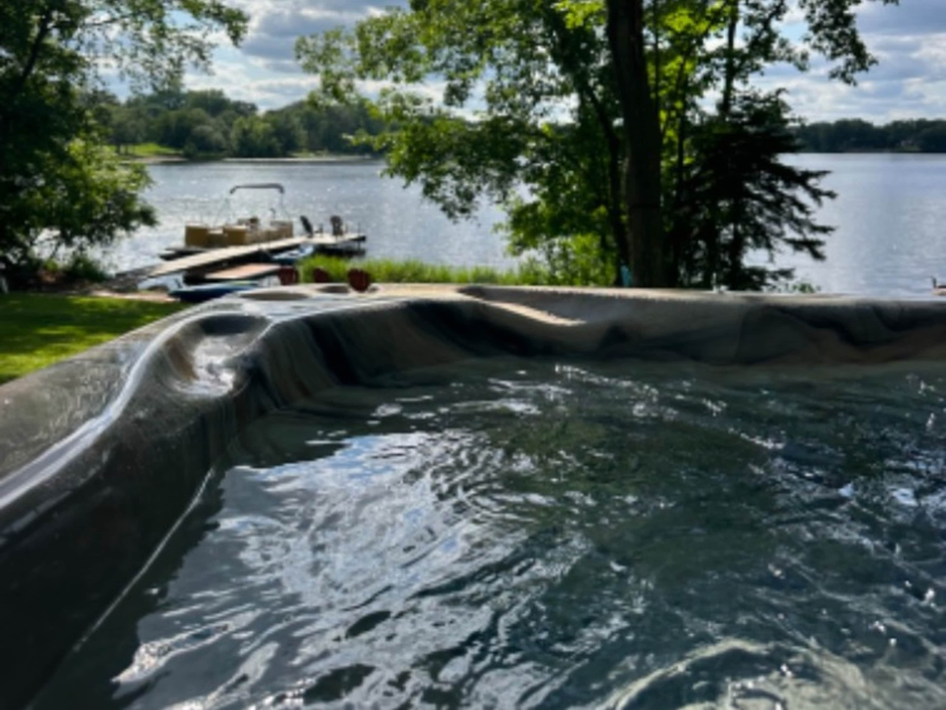 Hot tub 