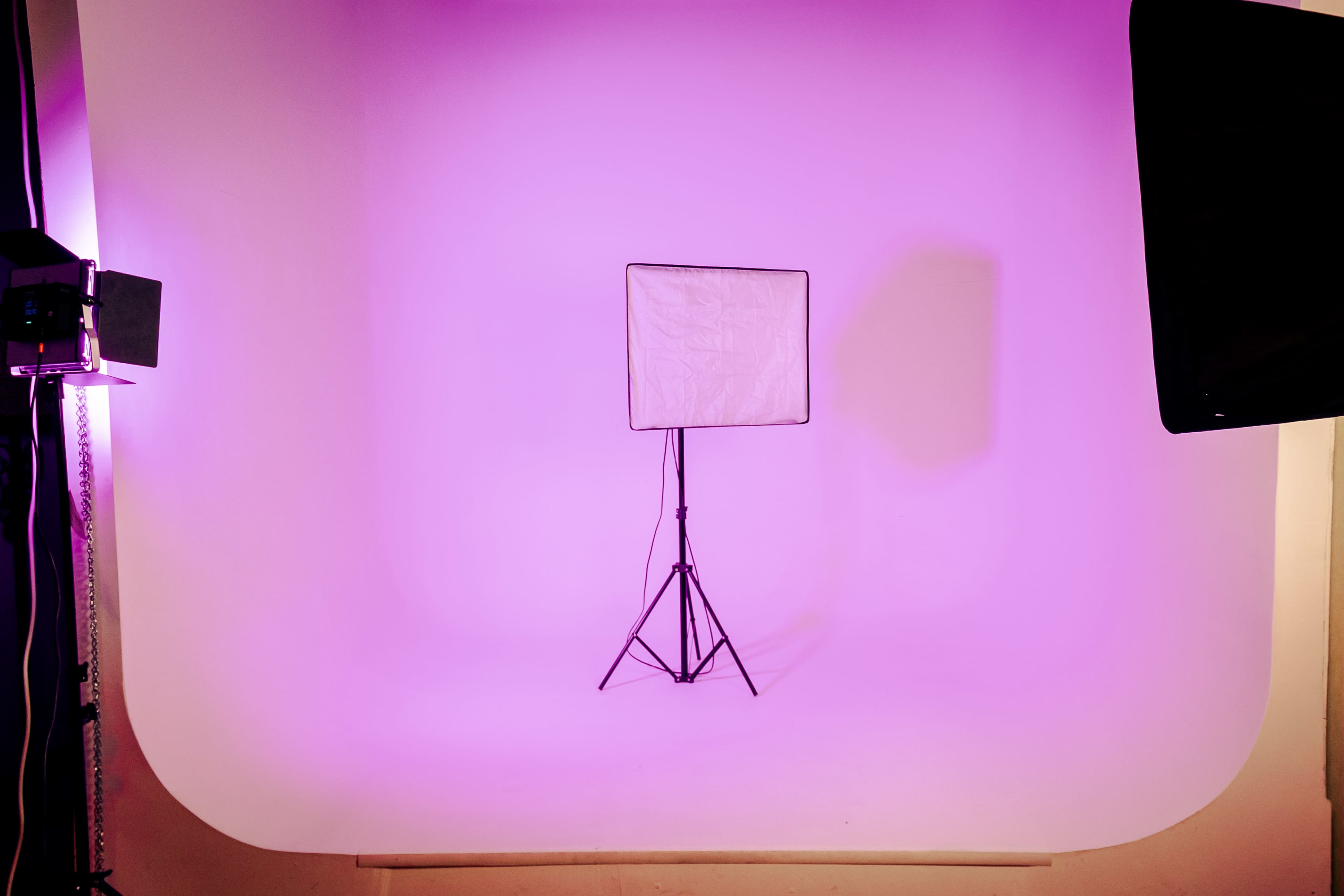 Seamless Photo And Video Cube Image in Southeast Calgary, Calgary, AB