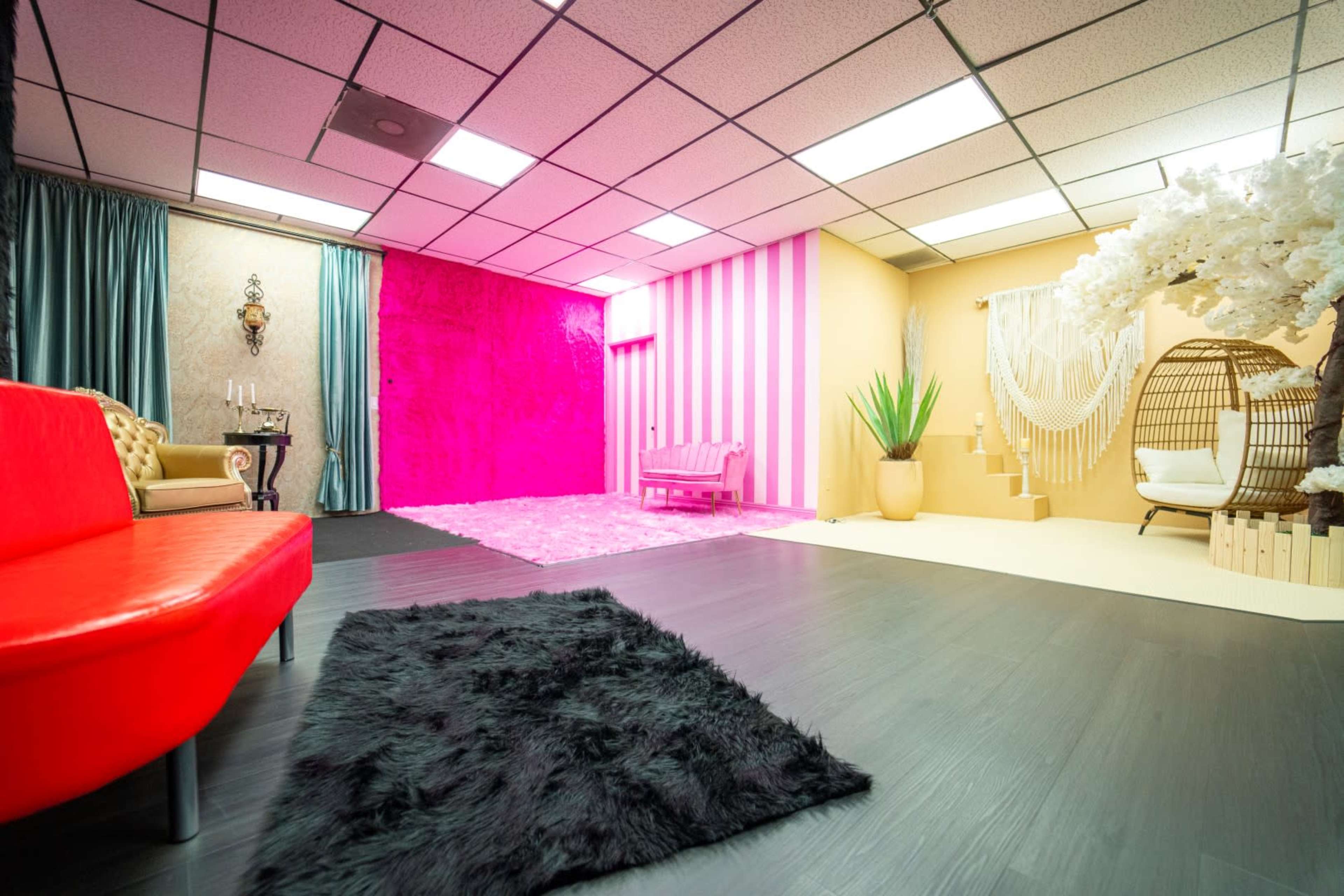 Boutique Photo & Video Studio in the Valley with Creative Sets Image in Canoga Park, Canoga Park, CA