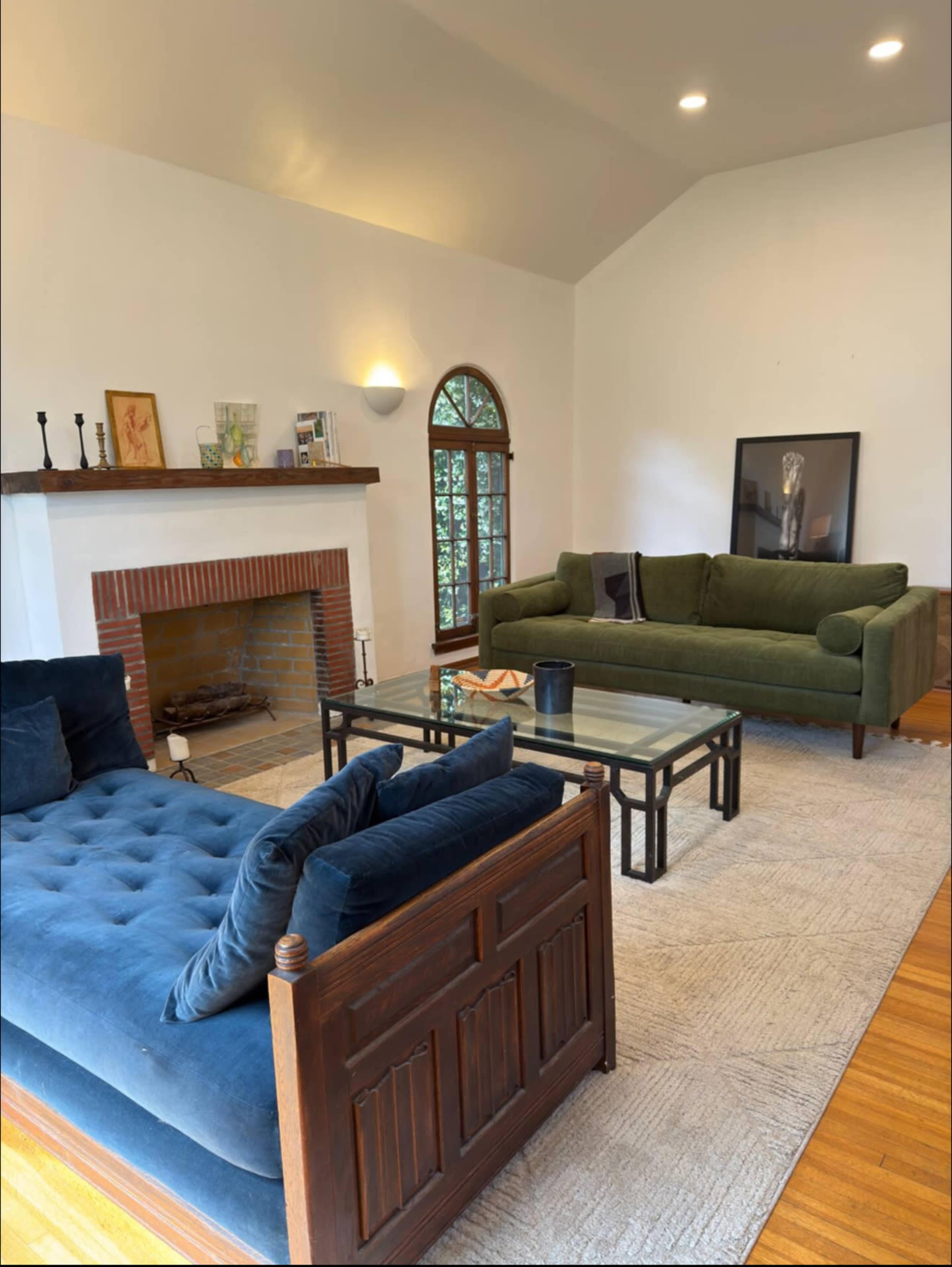 1920s Spanish Cutie (Hancock Park) Image in Hancock Park, Los Angeles, CA