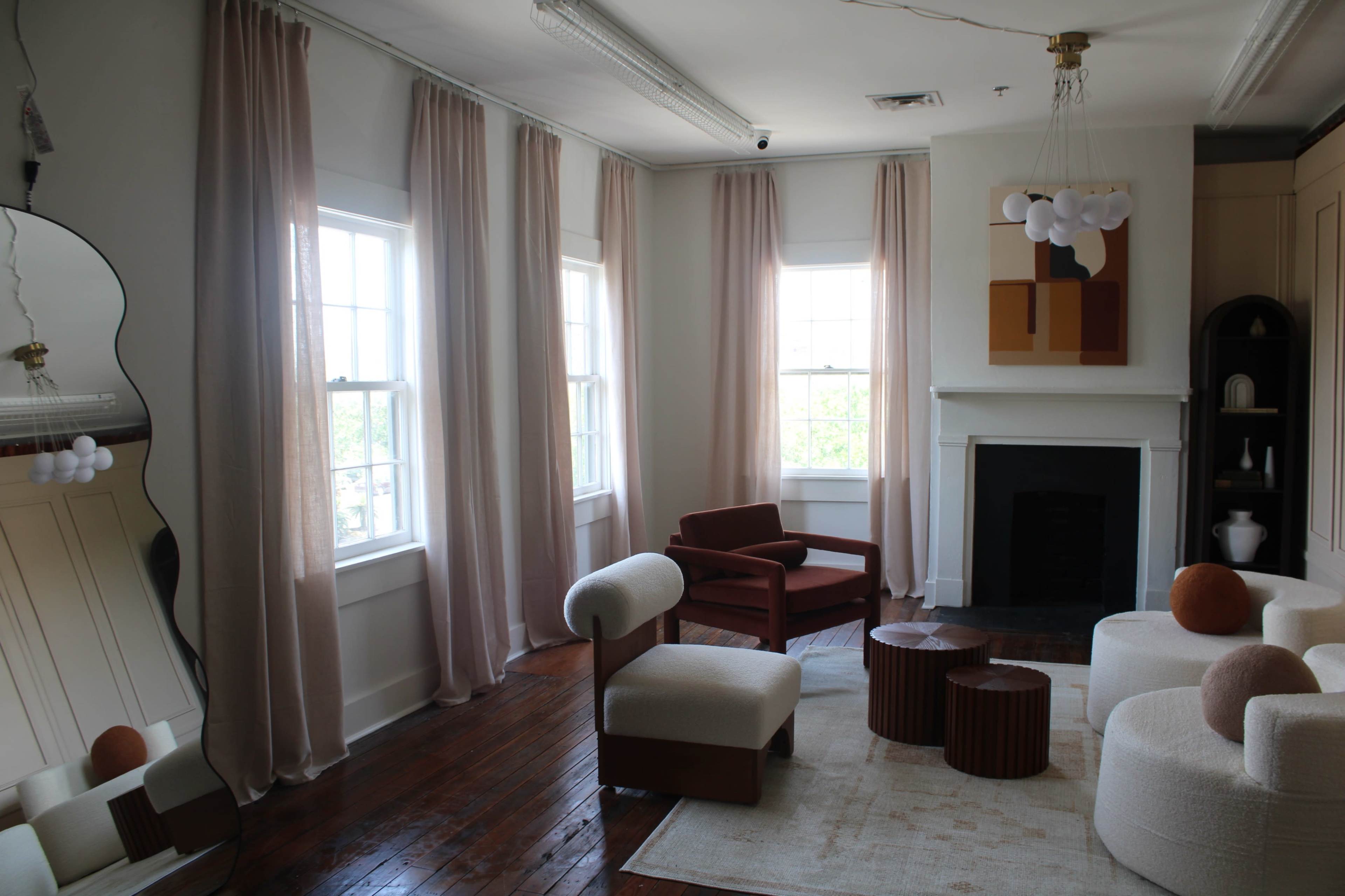 The Queen of Hearts: Fully styled, retro-modern lounge Image in South Historic District, Savannah, GA