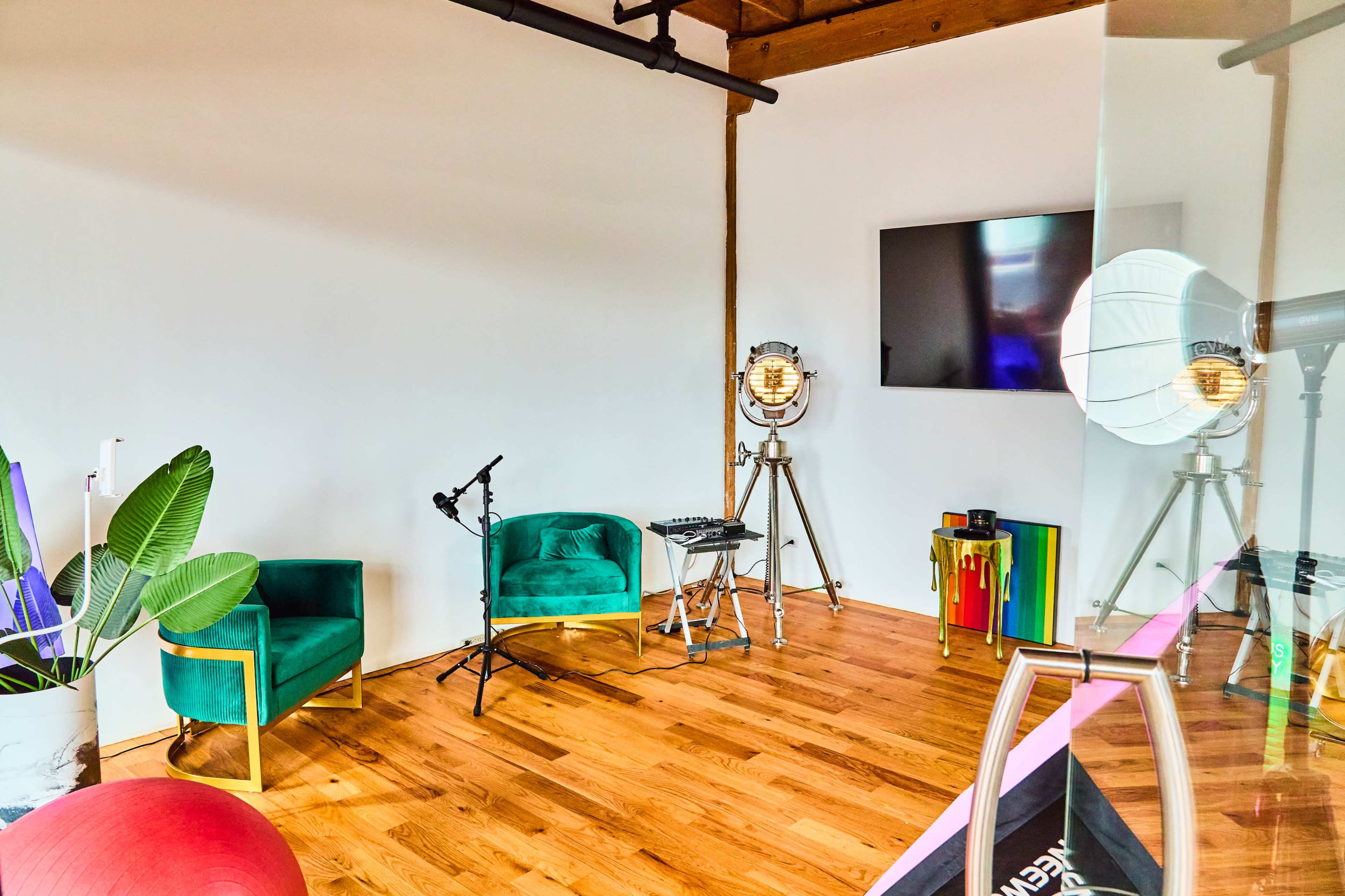 West Loop Multi-Purpose Production w/ Space with Rooftop Image in Near West Side, Chicago, IL