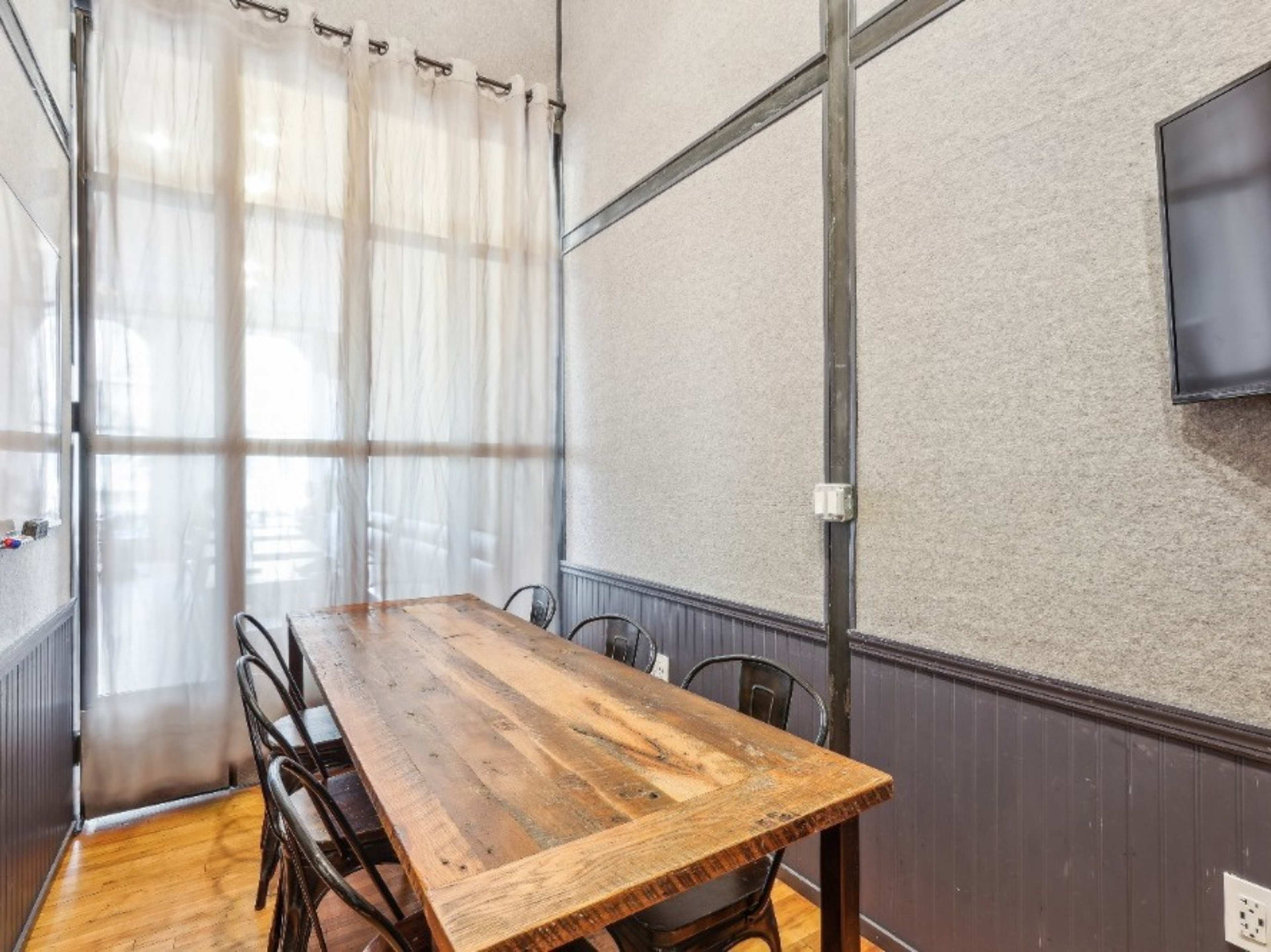 Conference Room for 6 people