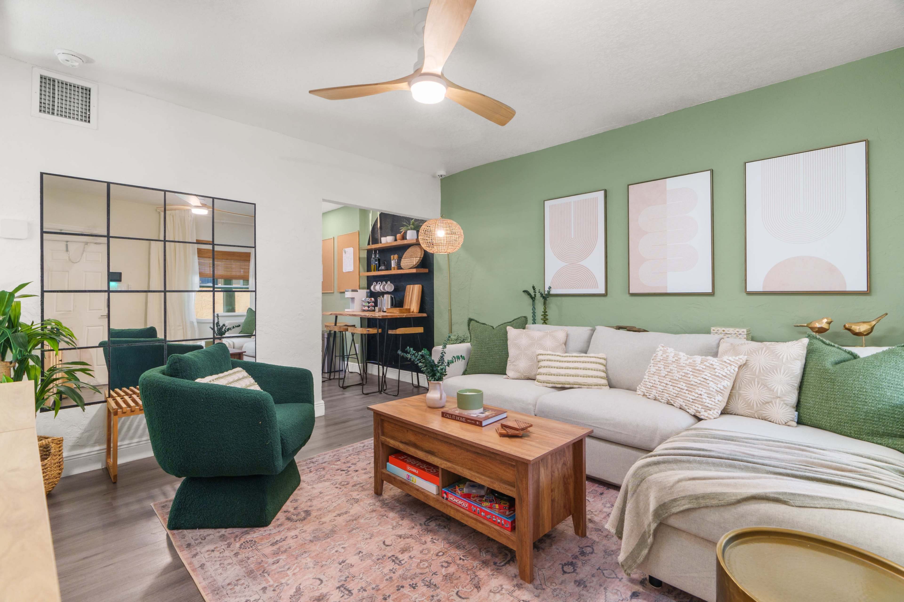 Beautiful Home with Oasis Backyard & Outdoor Theater in Fort Lauderdale Image in Dorsey Riverbend, Fort Lauderdale, FL