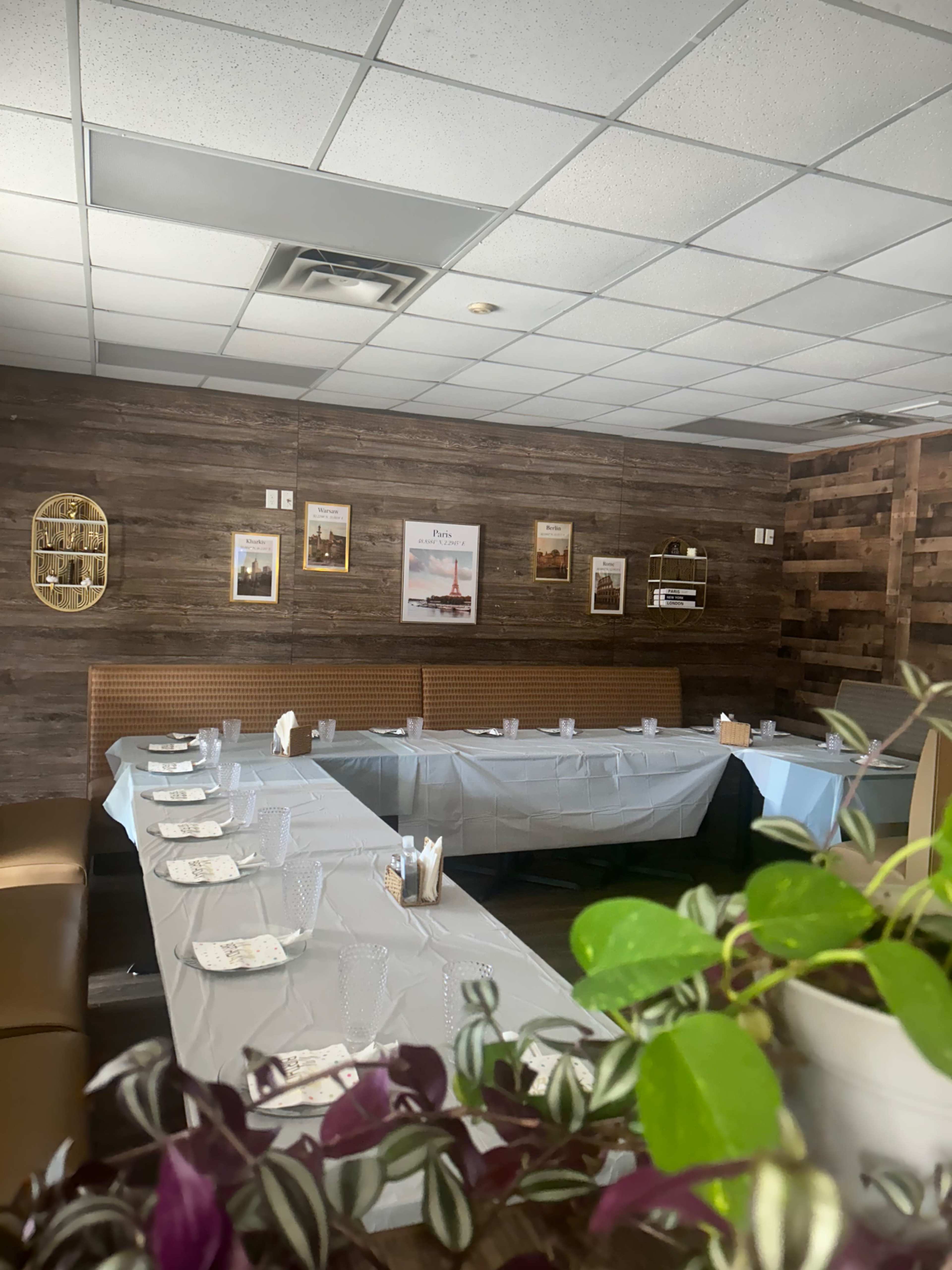 Cozy Urban Meeting Space in a Quiet Jacksonville Plaza Image in Holiday Hill, Jax, FL