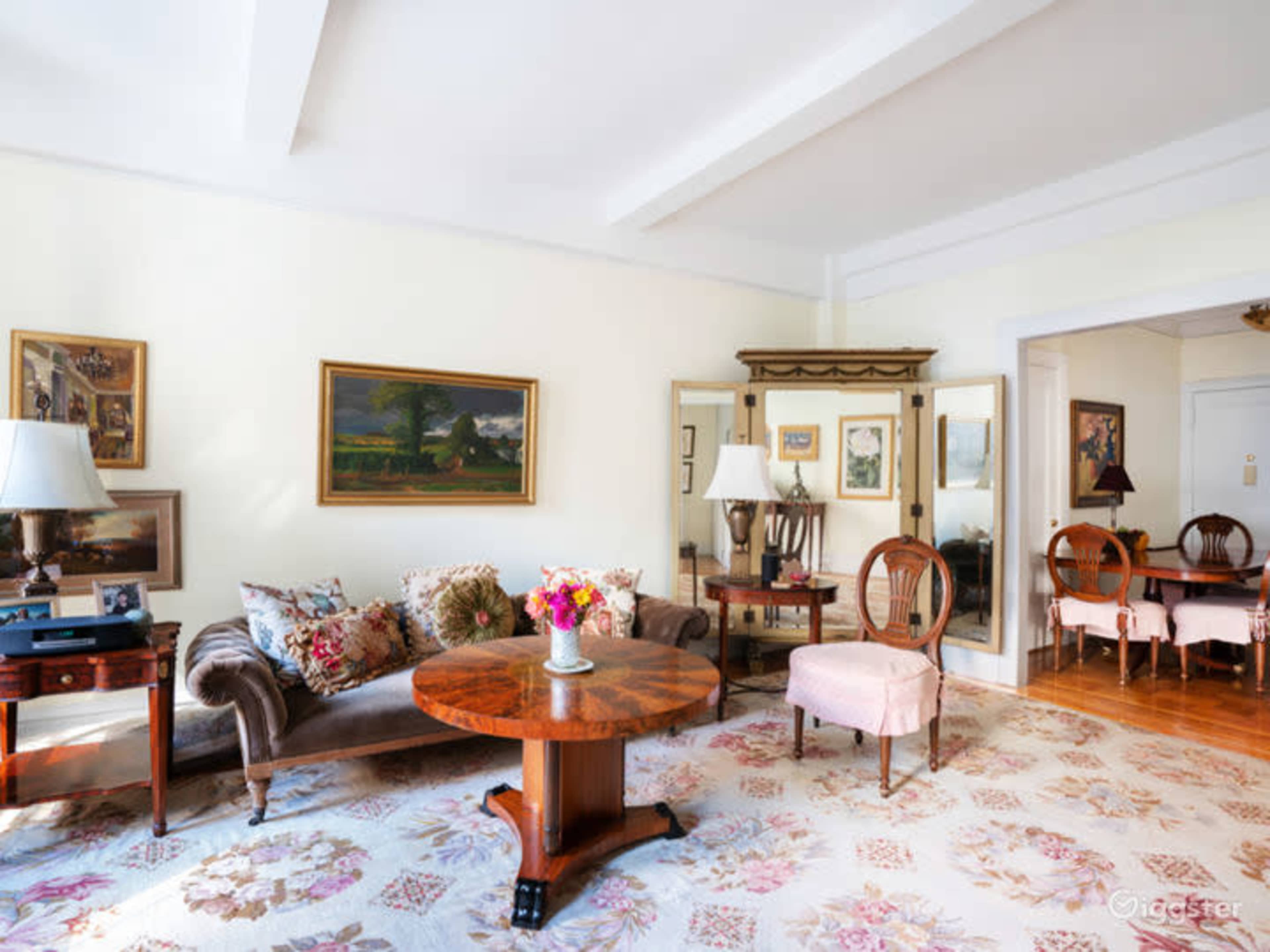 Midtown classic pre-war apartment with great light. Image in Midtown Manhattan, New York, NY