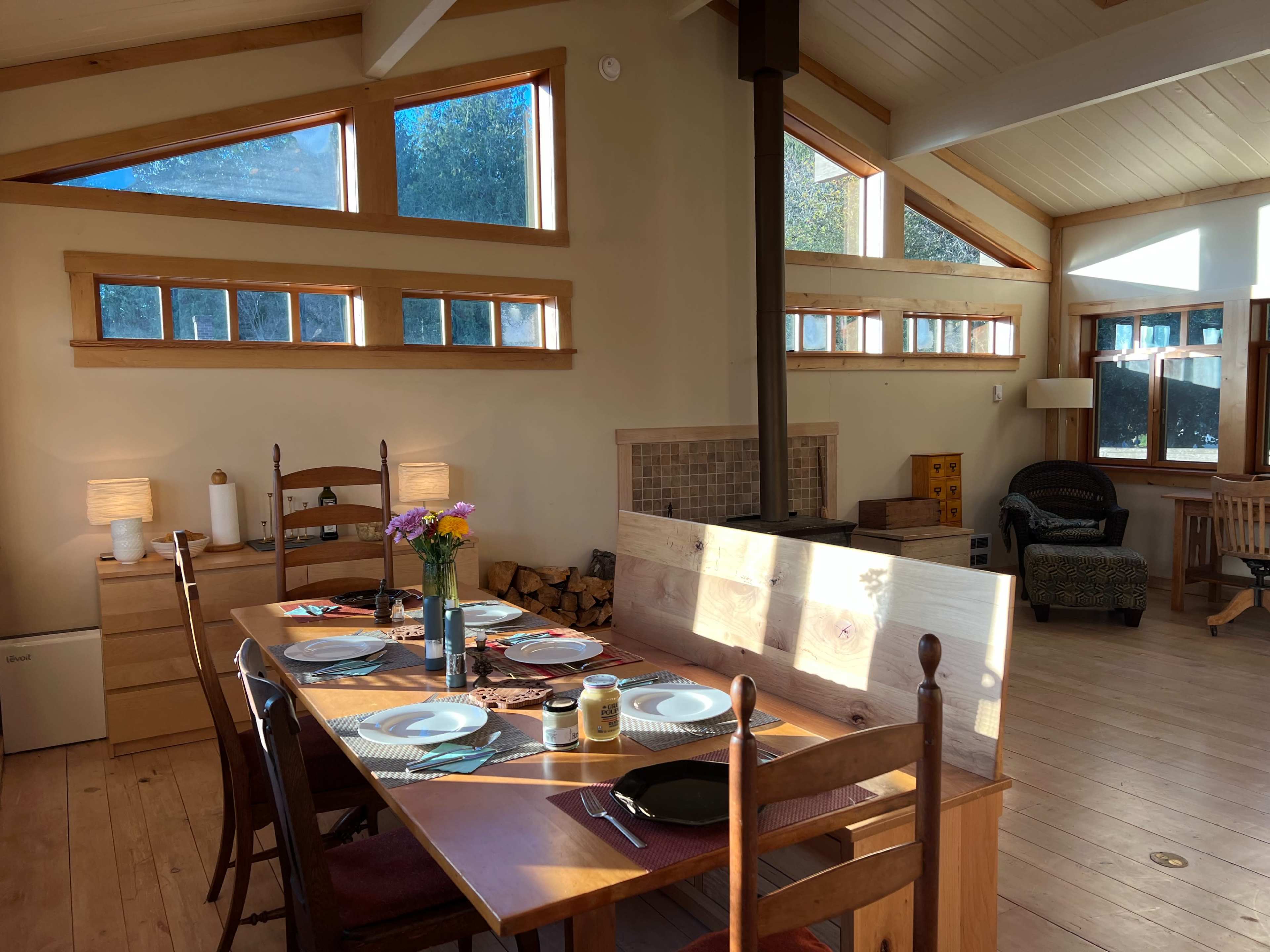 Farmhouse Gathering Space and Studio Retreat Image in Chain Lake, Snohomish, WA