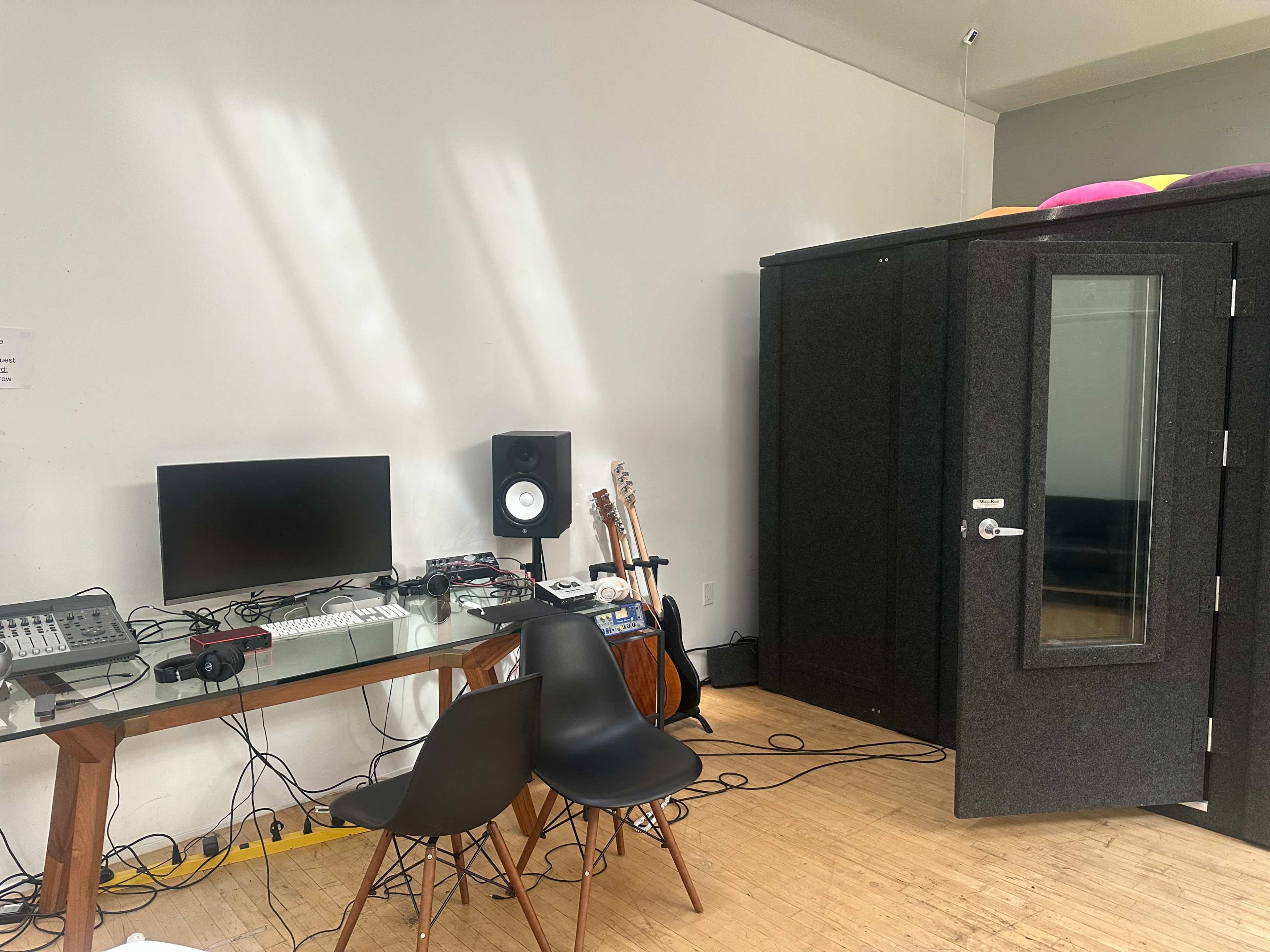 Central LA, Large Koreatown Studio Image in Koreatown, Los Angeles, CA