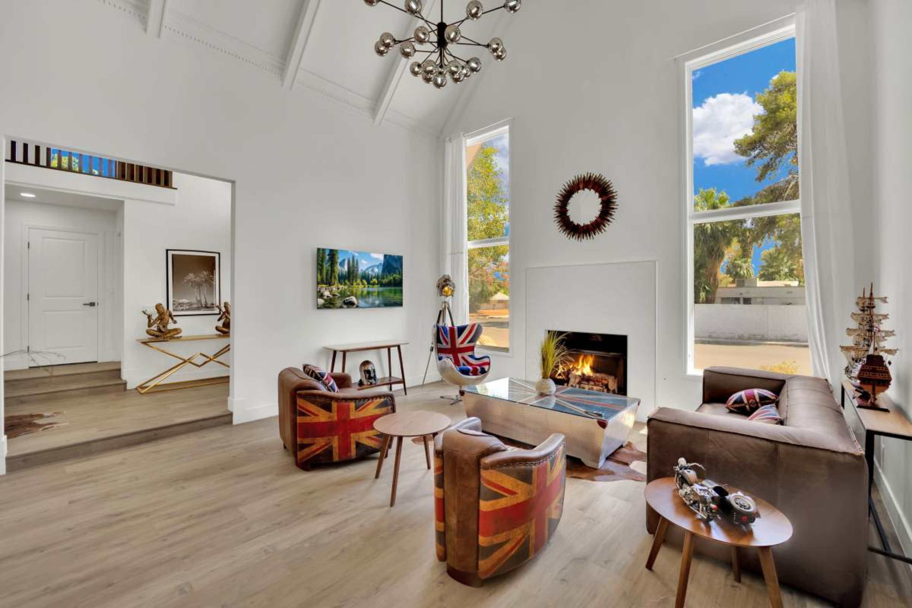 4300sqft Las Vegas Golf Course Estate w/ Pool, Sauna, Hot tube, Near Strip Image in Paradise, Las Vegas, NV